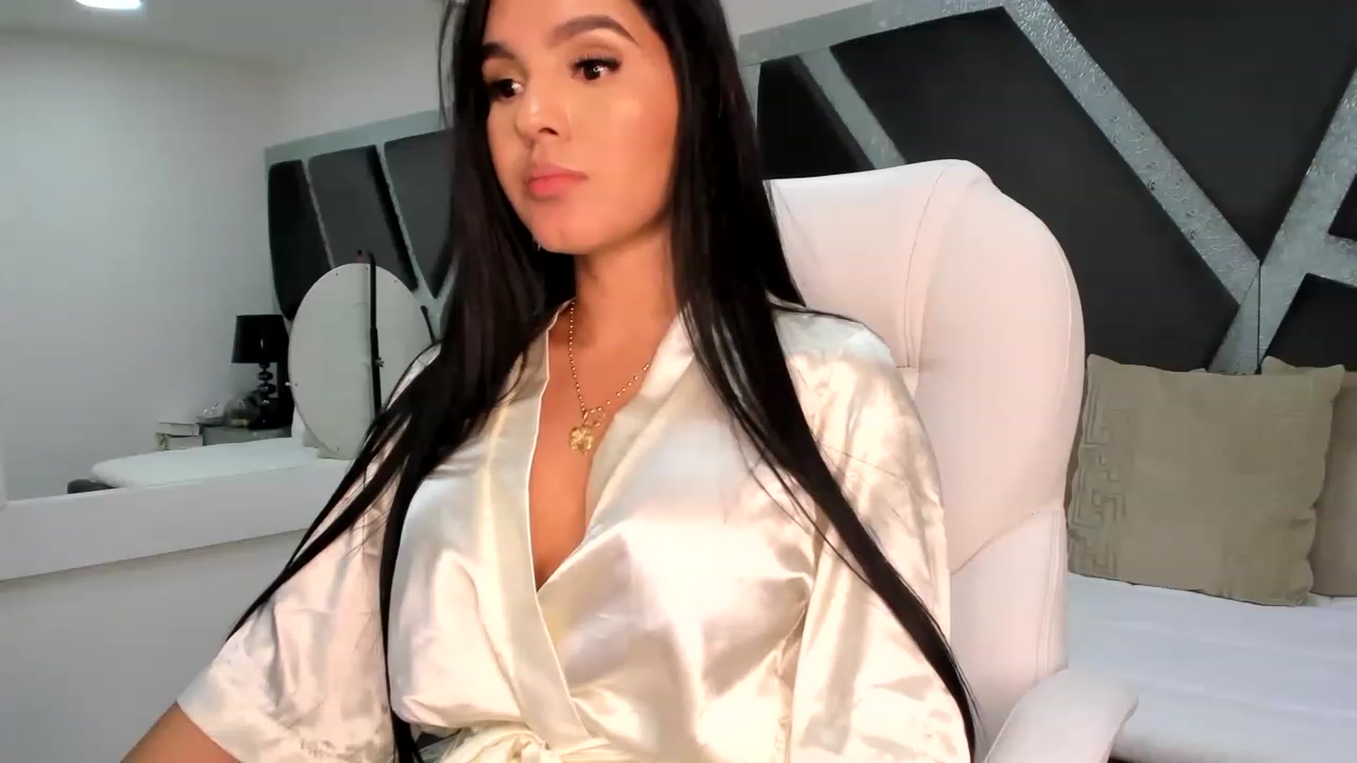 Gallery image thumbnail from BrendaBuiles's myfreecams stream on, 02/07/2023, 04:18 image 6 of 20