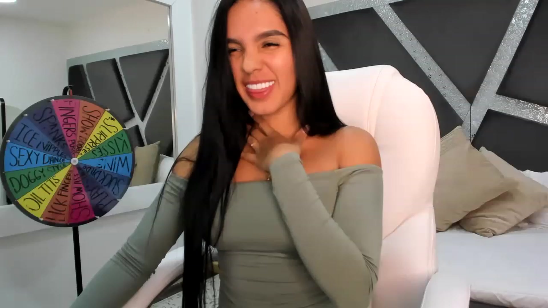 Gallery image thumbnail from BrendaBuiles's myfreecams stream on, 03/03/2023, 21:24 image 7 of 20