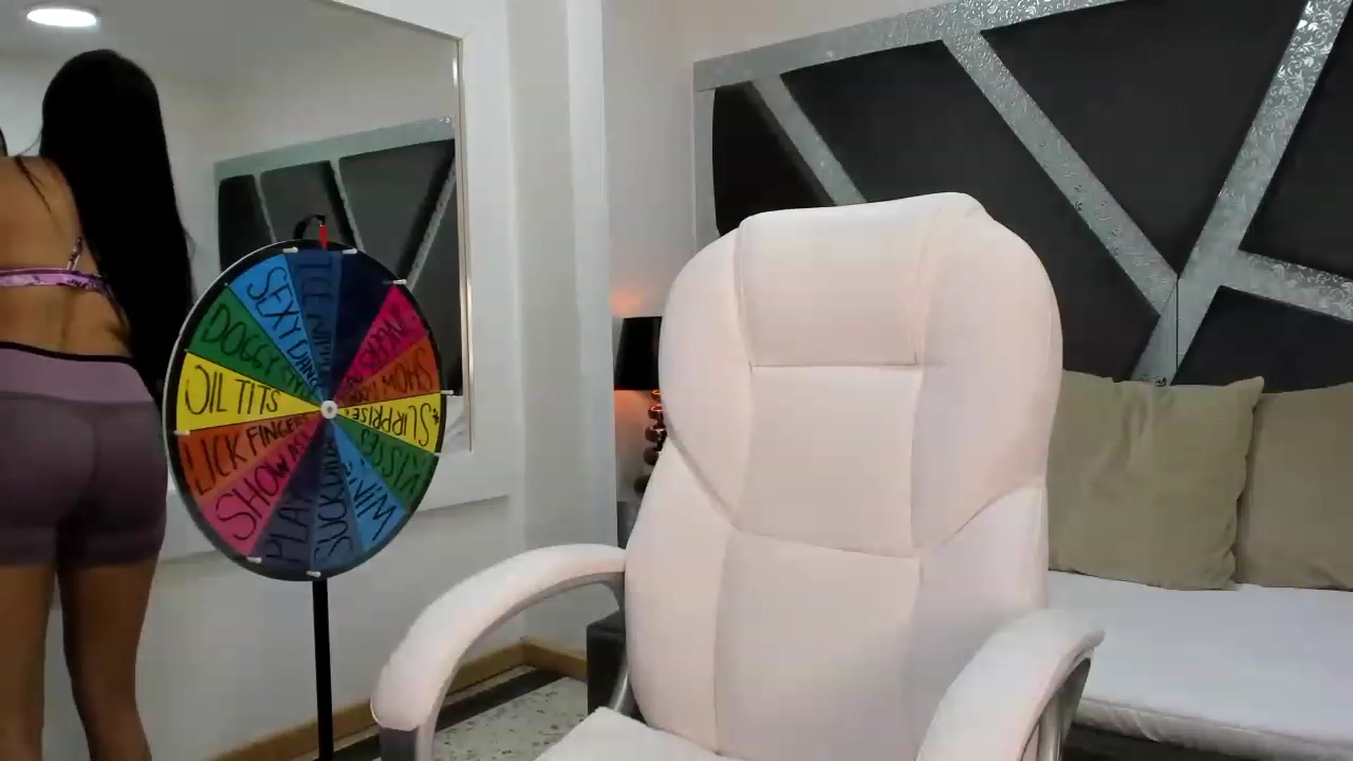 Gallery image thumbnail from BrendaBuiles's myfreecams stream on, 03/04/2023, 18:02 image 2 of 20