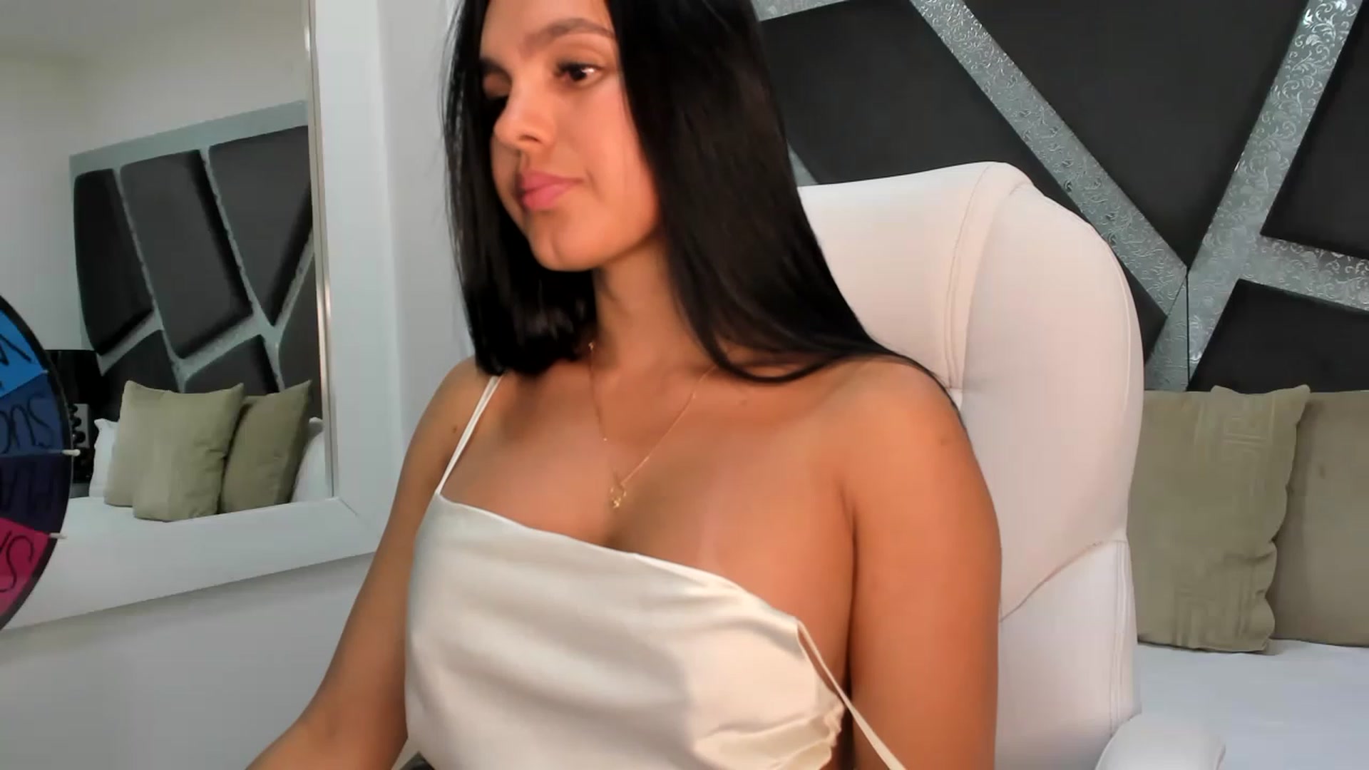 Gallery image thumbnail from BrendaBuiles's myfreecams stream on, 03/10/2023, 24:19 image 11 of 20