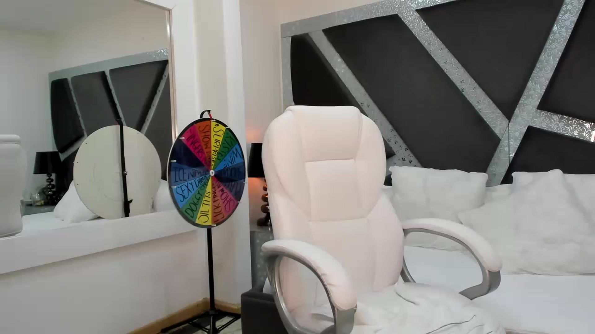 Gallery image thumbnail from BrendaBuiles's myfreecams stream on, 03/13/2023, 23:56 image 13 of 20
