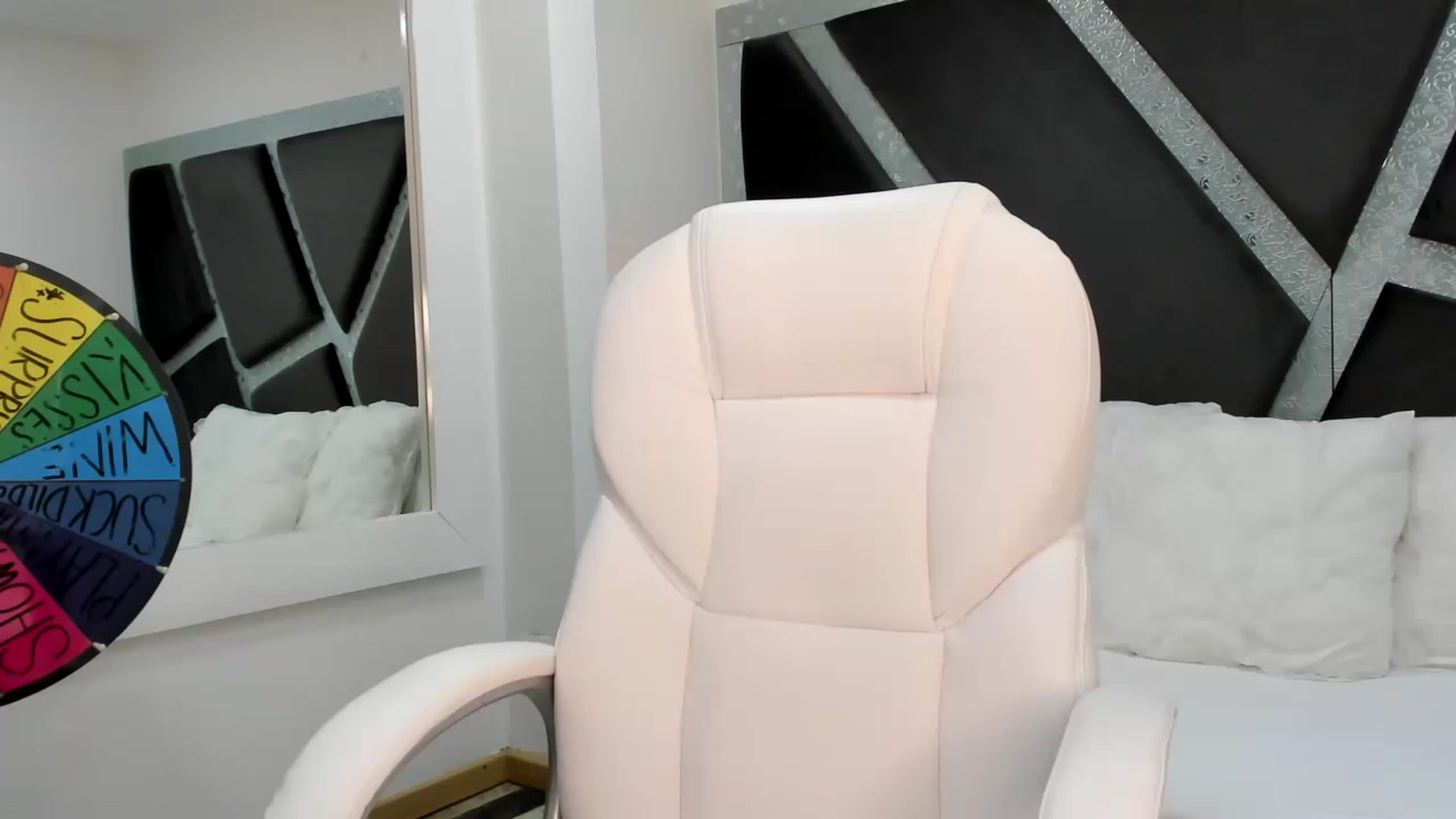 Gallery image thumbnail from BrendaBuiles's myfreecams stream on, 03/15/2023, 24:33 image 3 of 20
