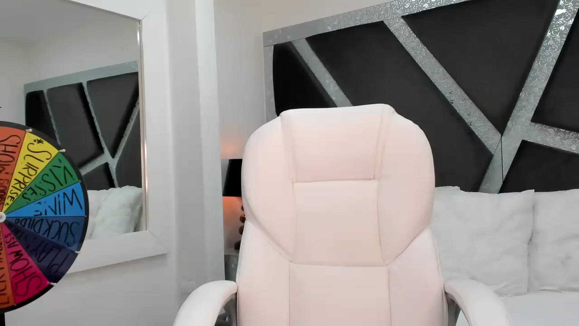 Gallery image thumbnail from BrendaBuiles's myfreecams stream on, 03/15/2023, 24:33 image 19 of 20