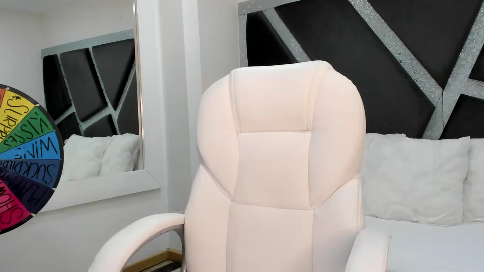 Gallery image thumbnail from BrendaBuiles's myfreecams stream on, 03/15/2023, 24:33 image 4 of 20
