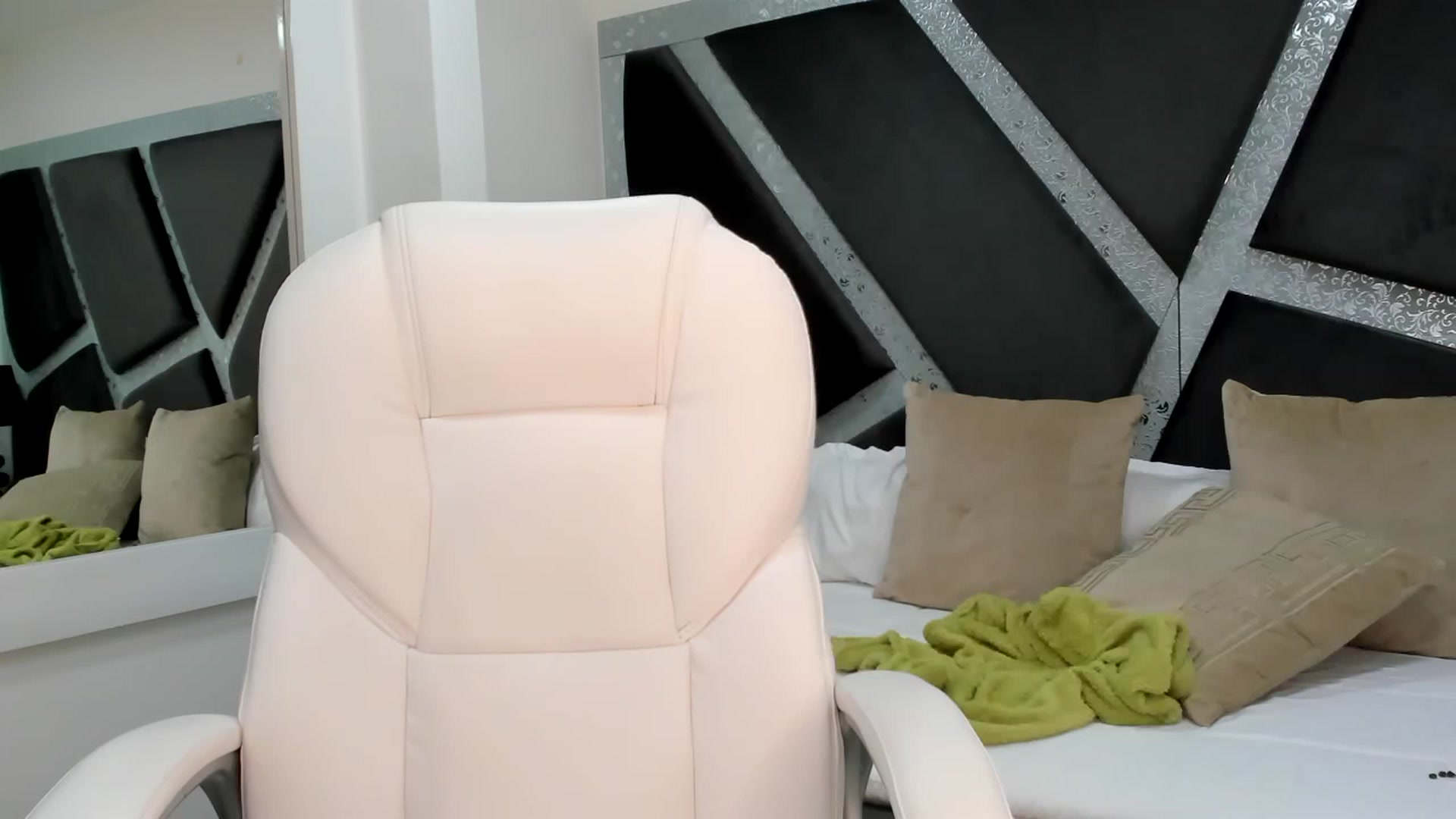 Gallery image thumbnail from BrendaBuiles's myfreecams stream on, 03/18/2023, 02:07 image 19 of 20
