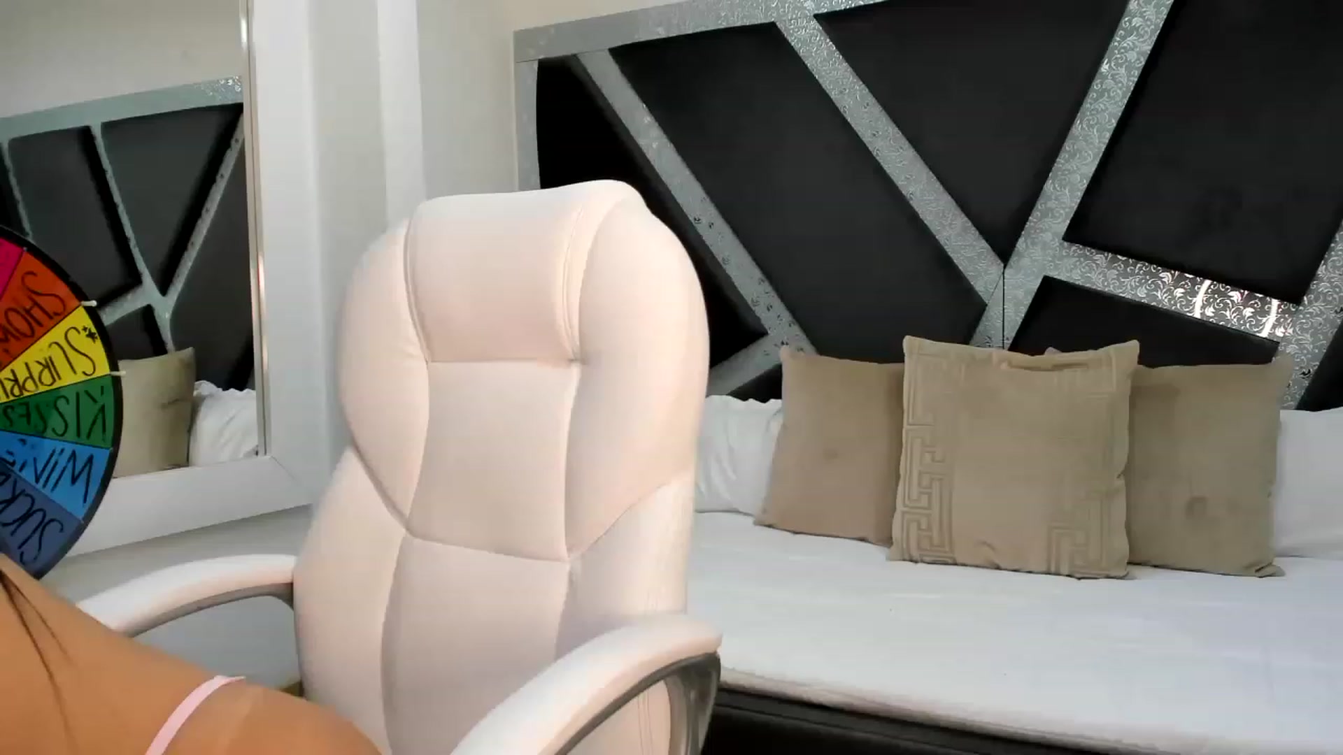 Gallery image thumbnail from BrendaBuiles's myfreecams stream on, 03/22/2023, 23:38 image 14 of 20