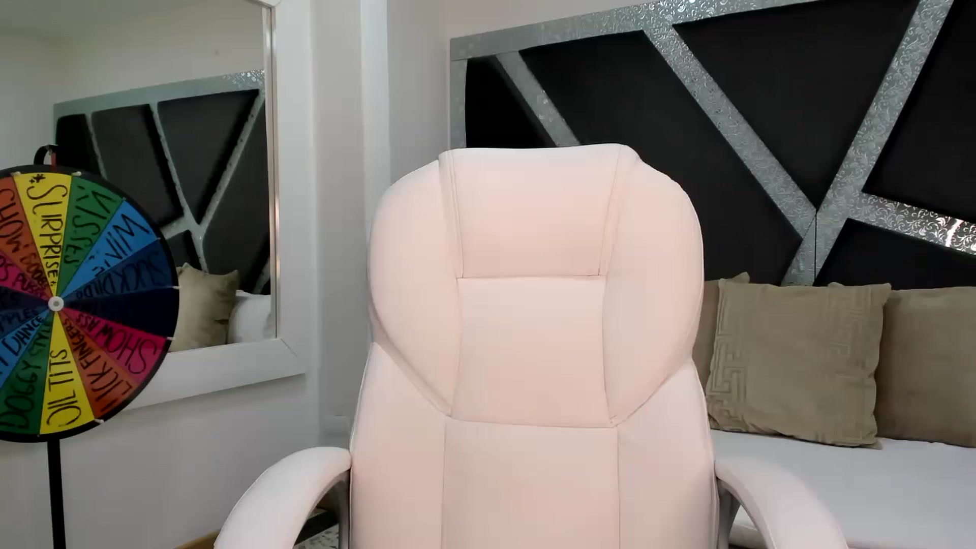Gallery image thumbnail from BrendaBuiles's myfreecams stream on, 03/30/2023, 24:24 image 10 of 20