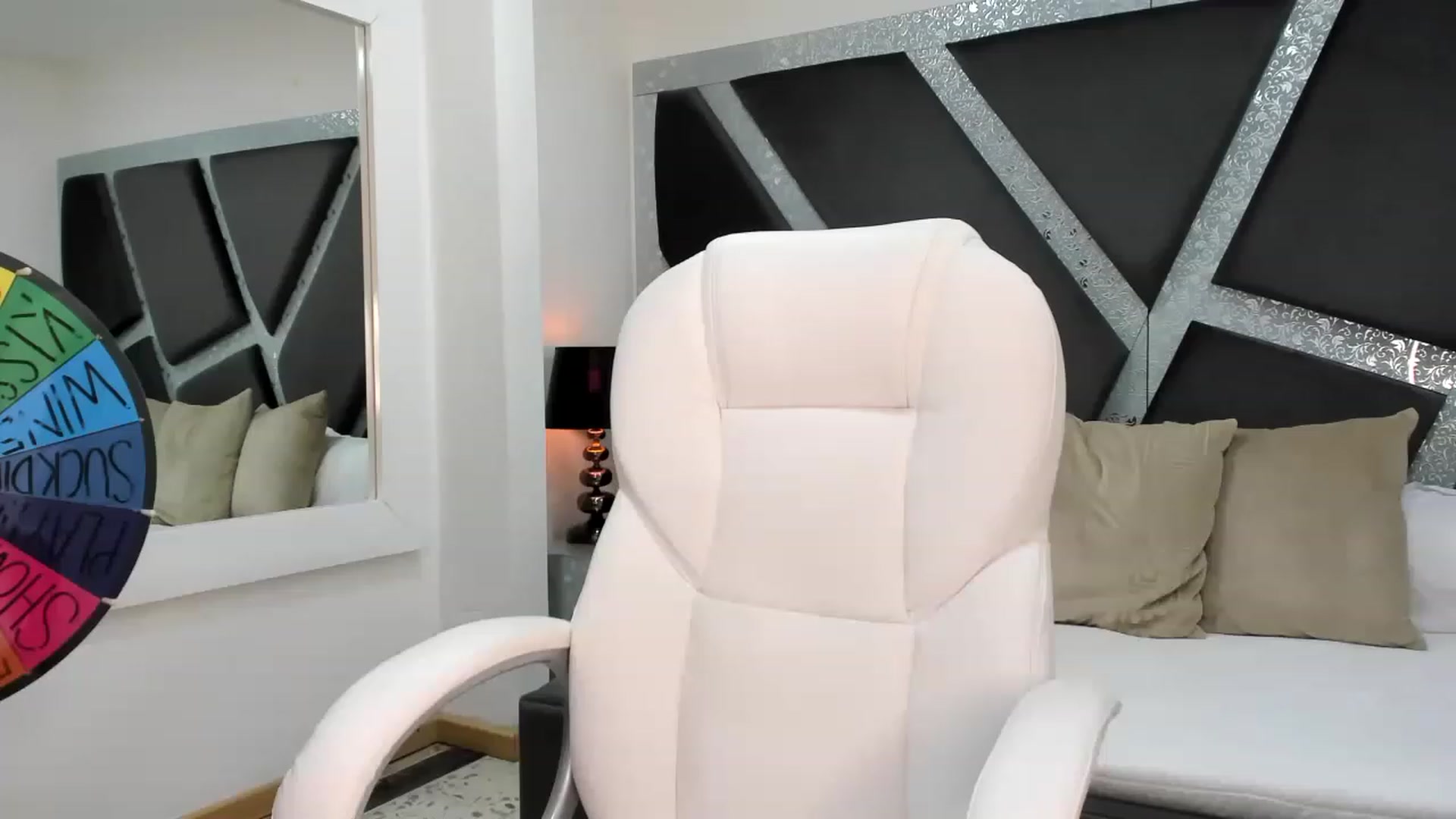 Gallery image thumbnail from BrendaBuiles's myfreecams stream on, 04/01/2023, 21:57 image 9 of 20