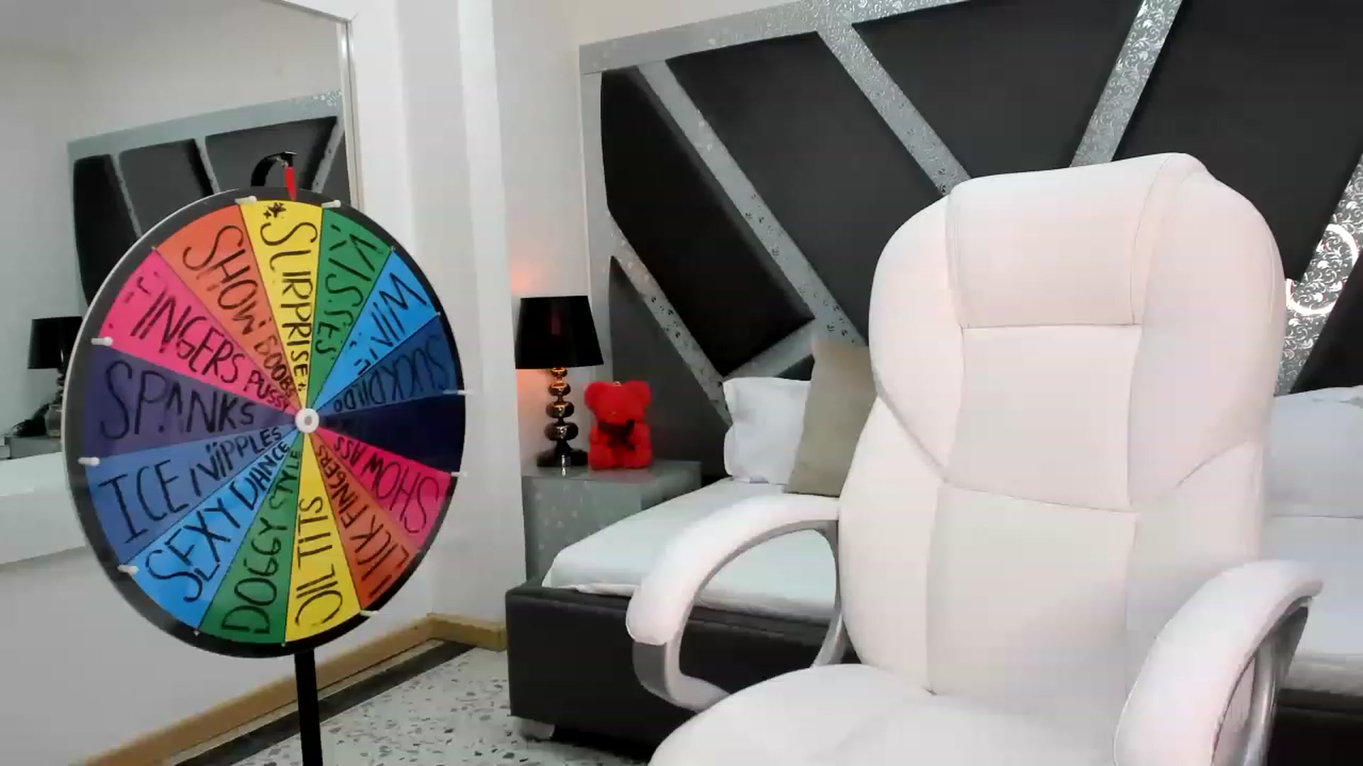 Gallery image thumbnail from BrendaBuiles's myfreecams stream on, 04/15/2023, 03:08 image 15 of 20