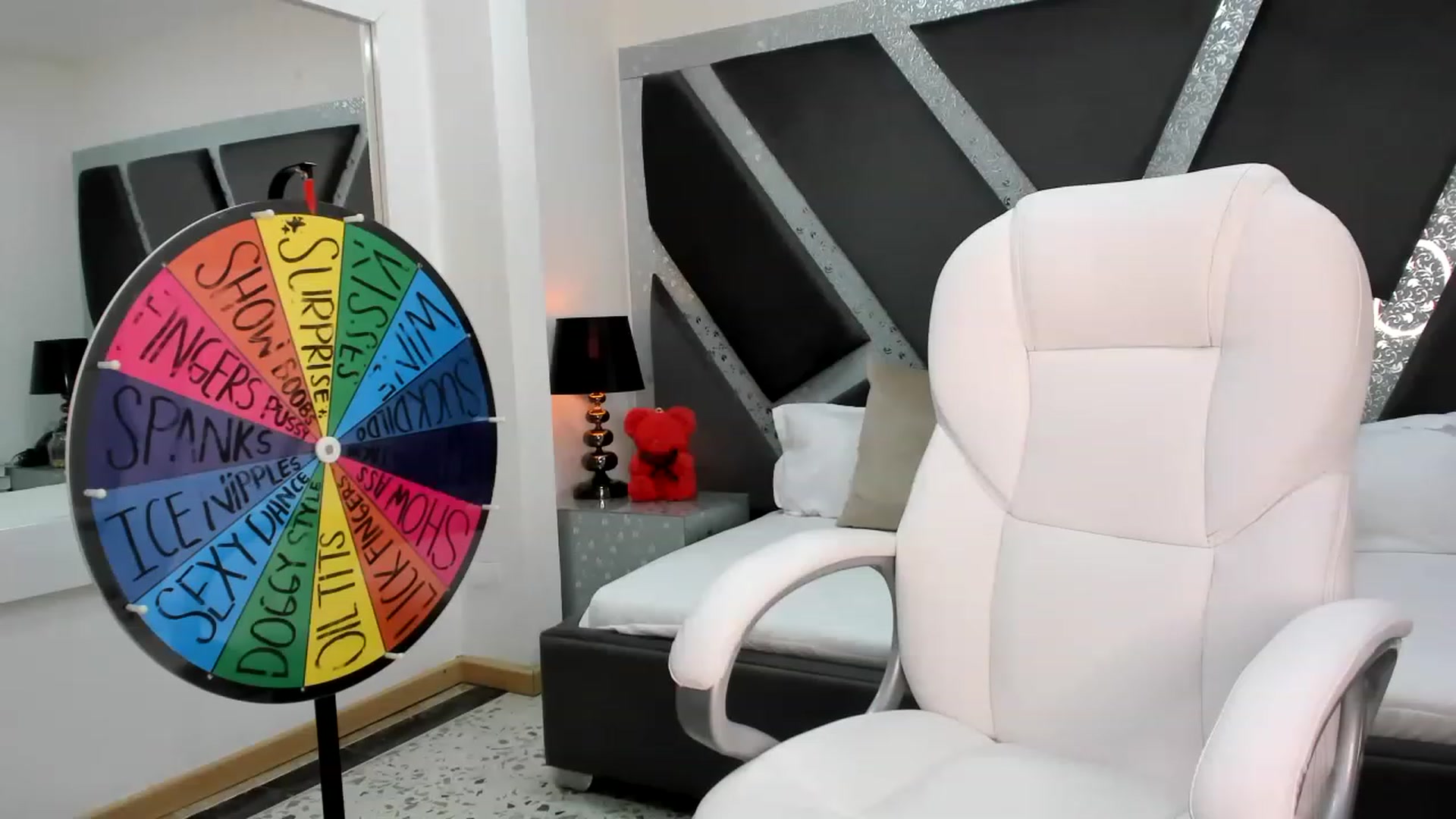 Gallery image thumbnail from BrendaBuiles's myfreecams stream on, 04/15/2023, 03:08 image 16 of 20