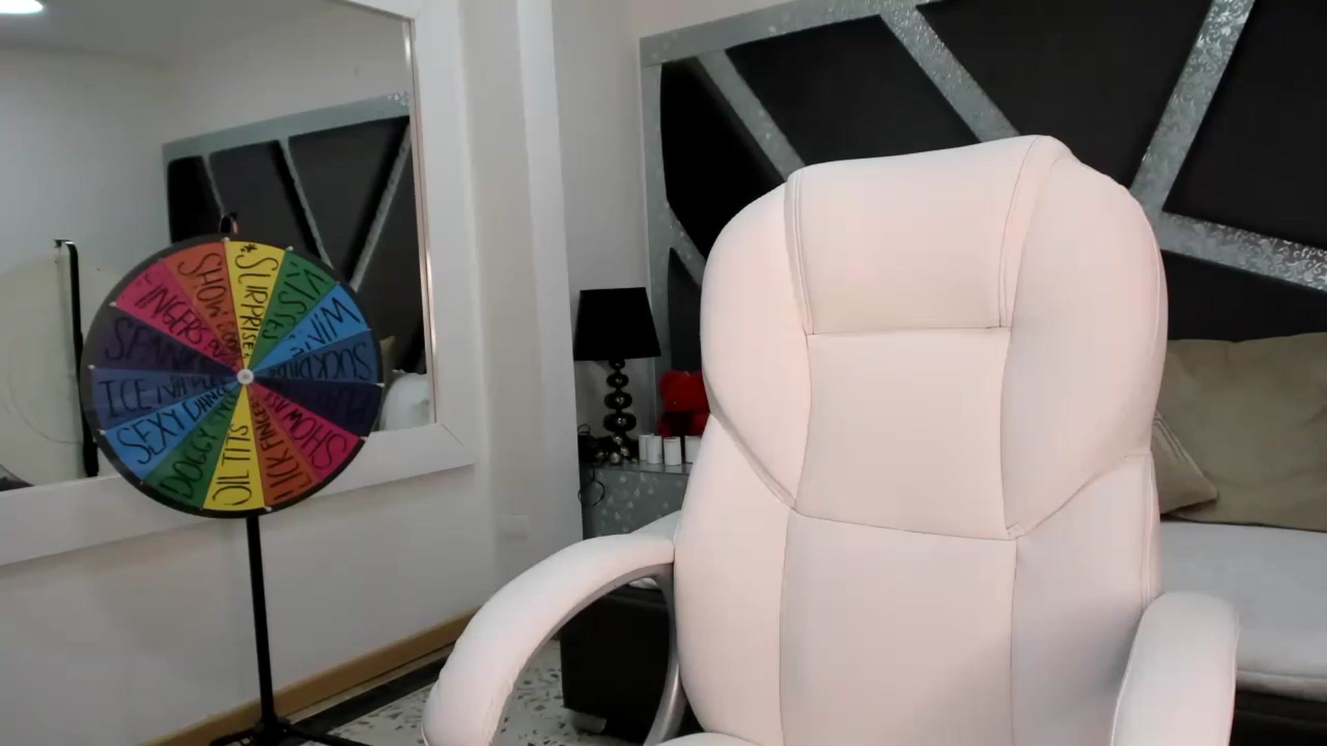 Gallery image thumbnail from BrendaBuiles's myfreecams stream on, 04/19/2023, 02:00 image 6 of 20