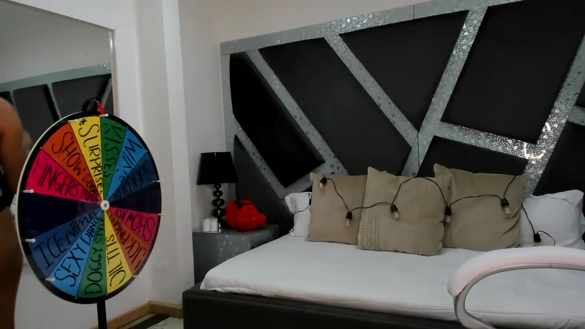 Gallery image thumbnail from BrendaBuiles's myfreecams stream on, 04/21/2023, 01:17 image 14 of 20