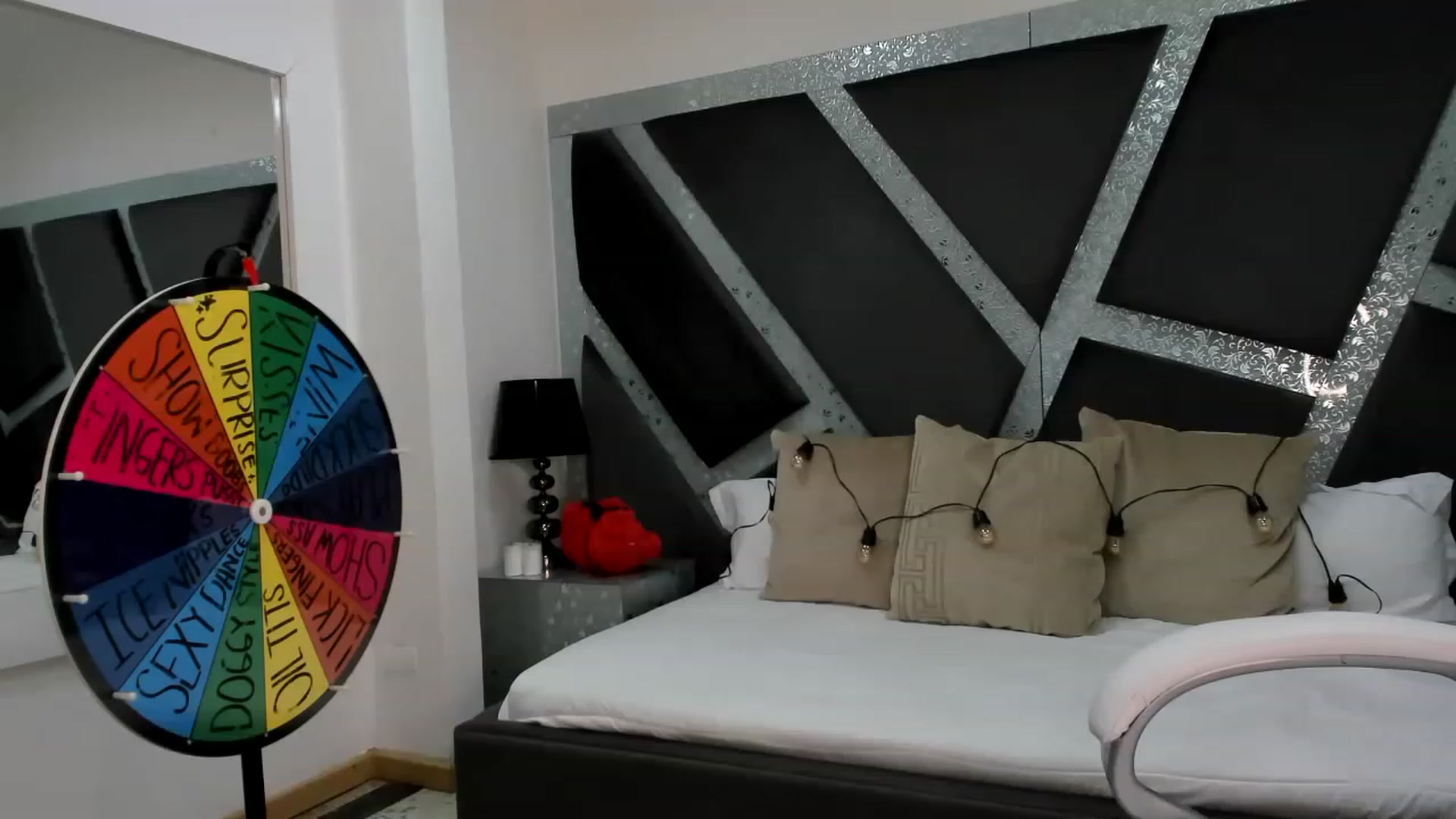 Gallery image thumbnail from BrendaBuiles's myfreecams stream on, 04/21/2023, 01:17 image 16 of 20