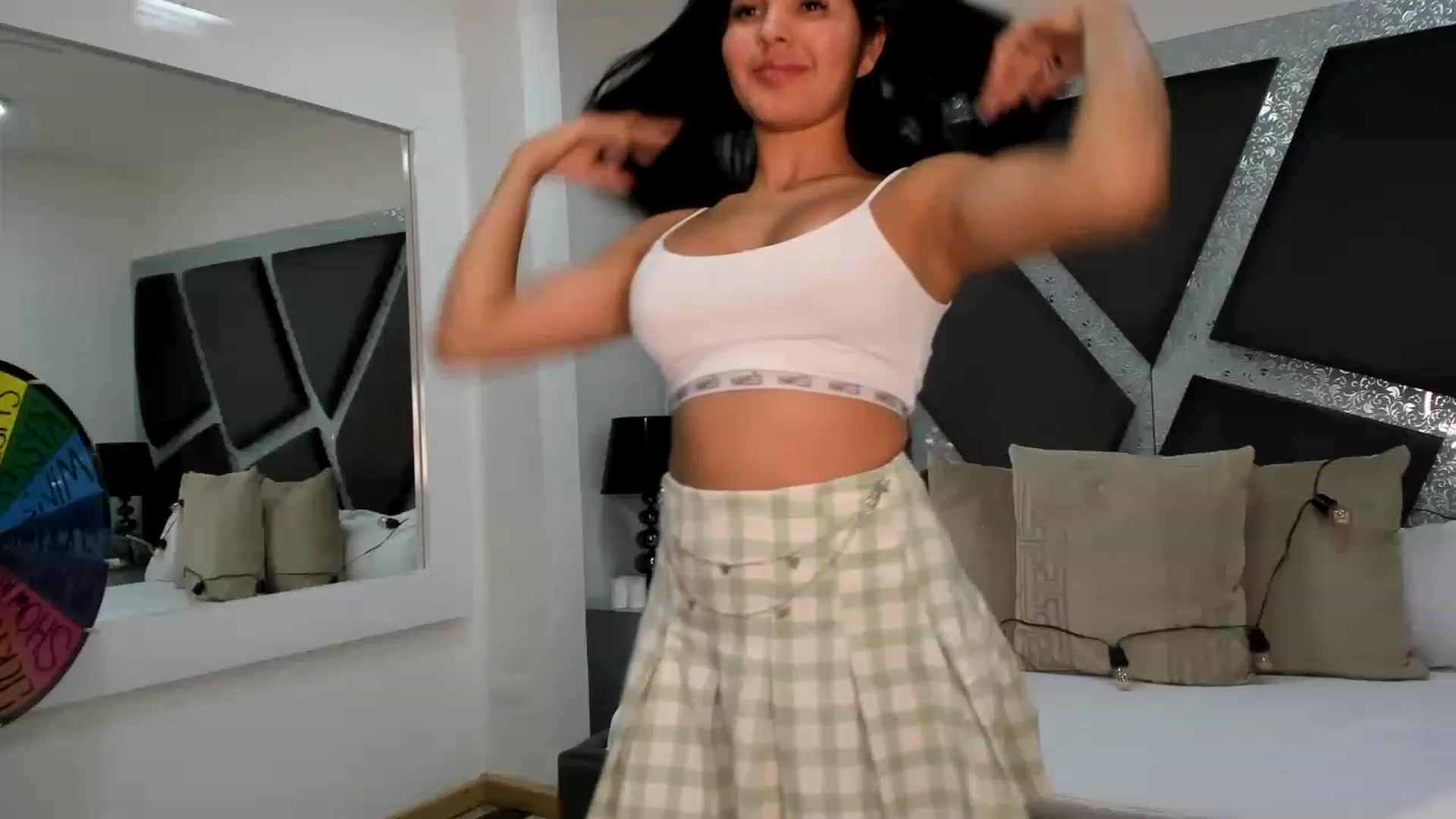 Gallery image thumbnail from BrendaBuiles's myfreecams stream on, 04/25/2023, 24:44 image 7 of 20