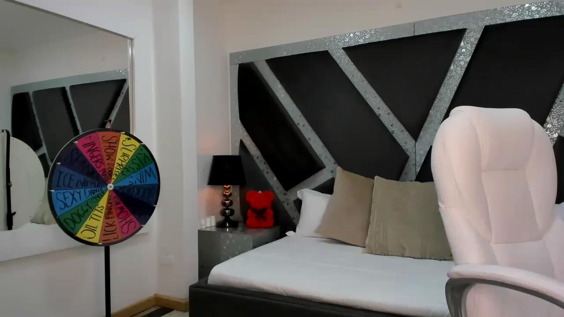 Gallery image thumbnail from BrendaBuiles's myfreecams stream on, 05/15/2023, 22:48 image 3 of 20
