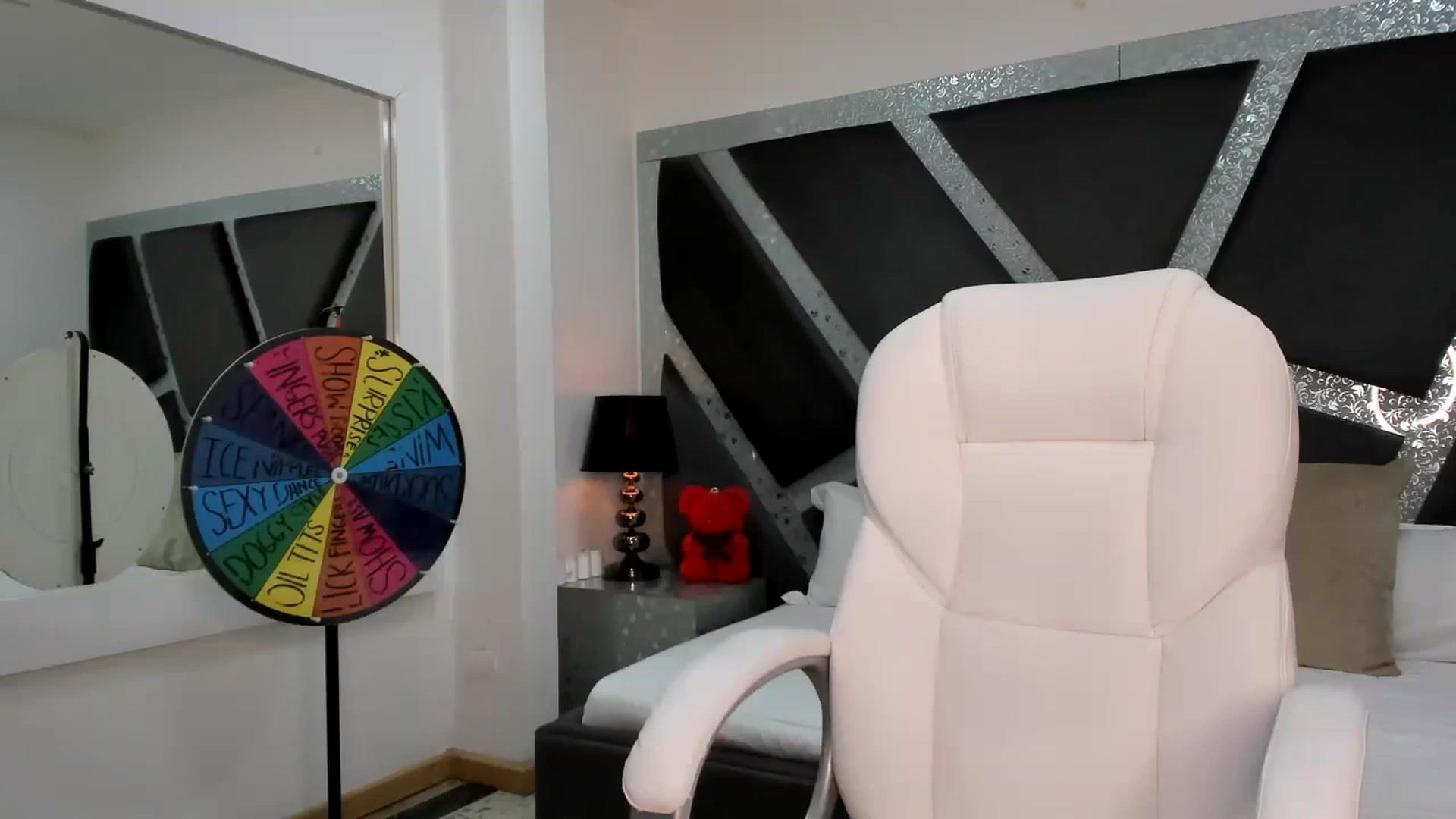 Gallery image thumbnail from BrendaBuiles's myfreecams stream on, 05/15/2023, 23:44 image 3 of 20
