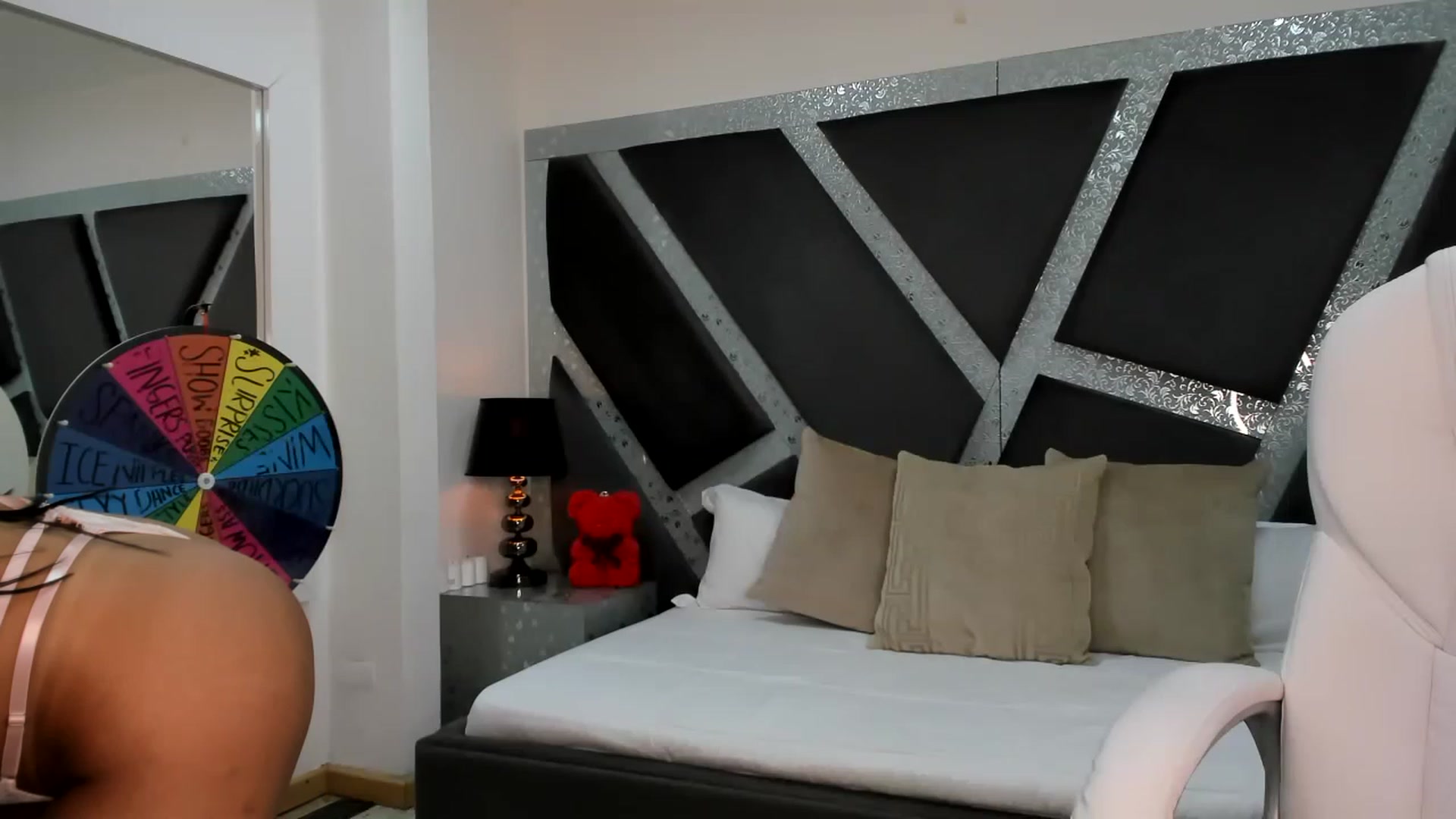 Gallery image thumbnail from BrendaBuiles's myfreecams stream on, 05/15/2023, 23:44 image 9 of 20