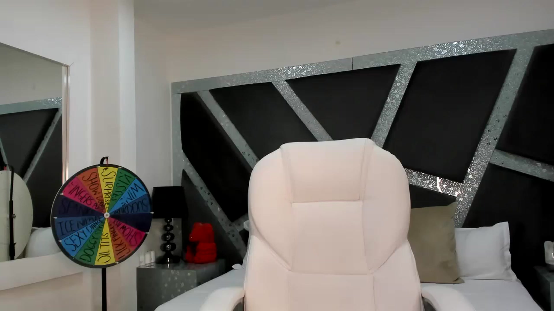 Gallery image thumbnail from BrendaBuiles's myfreecams stream on, 05/20/2023, 24:00 image 3 of 20