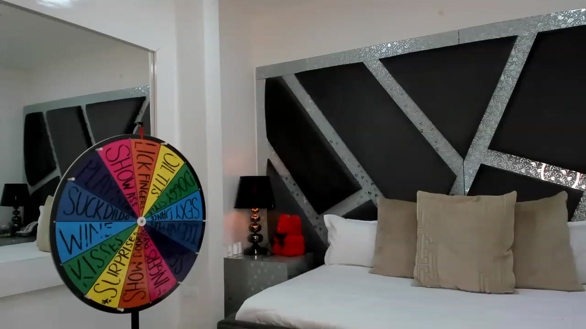 Gallery image thumbnail from BrendaBuiles's myfreecams stream on, 05/27/2023, 24:14 image 2 of 20