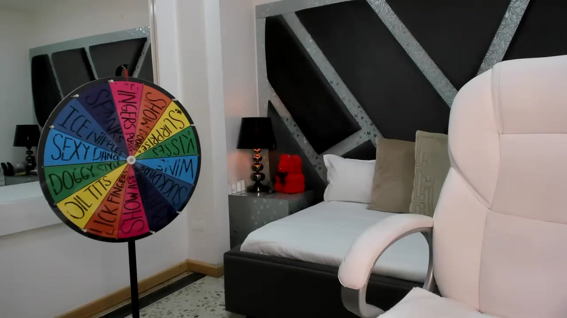 Gallery image thumbnail from BrendaBuiles's myfreecams stream on, 05/27/2023, 24:38 image 5 of 20