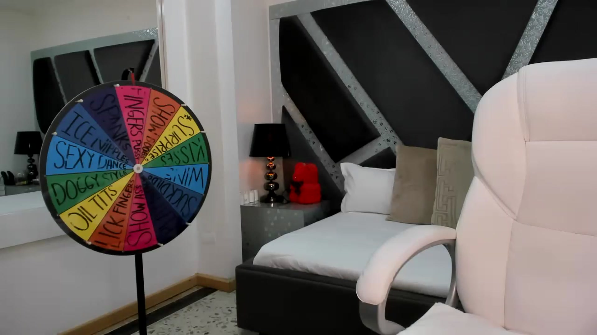 Gallery image thumbnail from BrendaBuiles's myfreecams stream on, 05/27/2023, 24:38 image 4 of 20