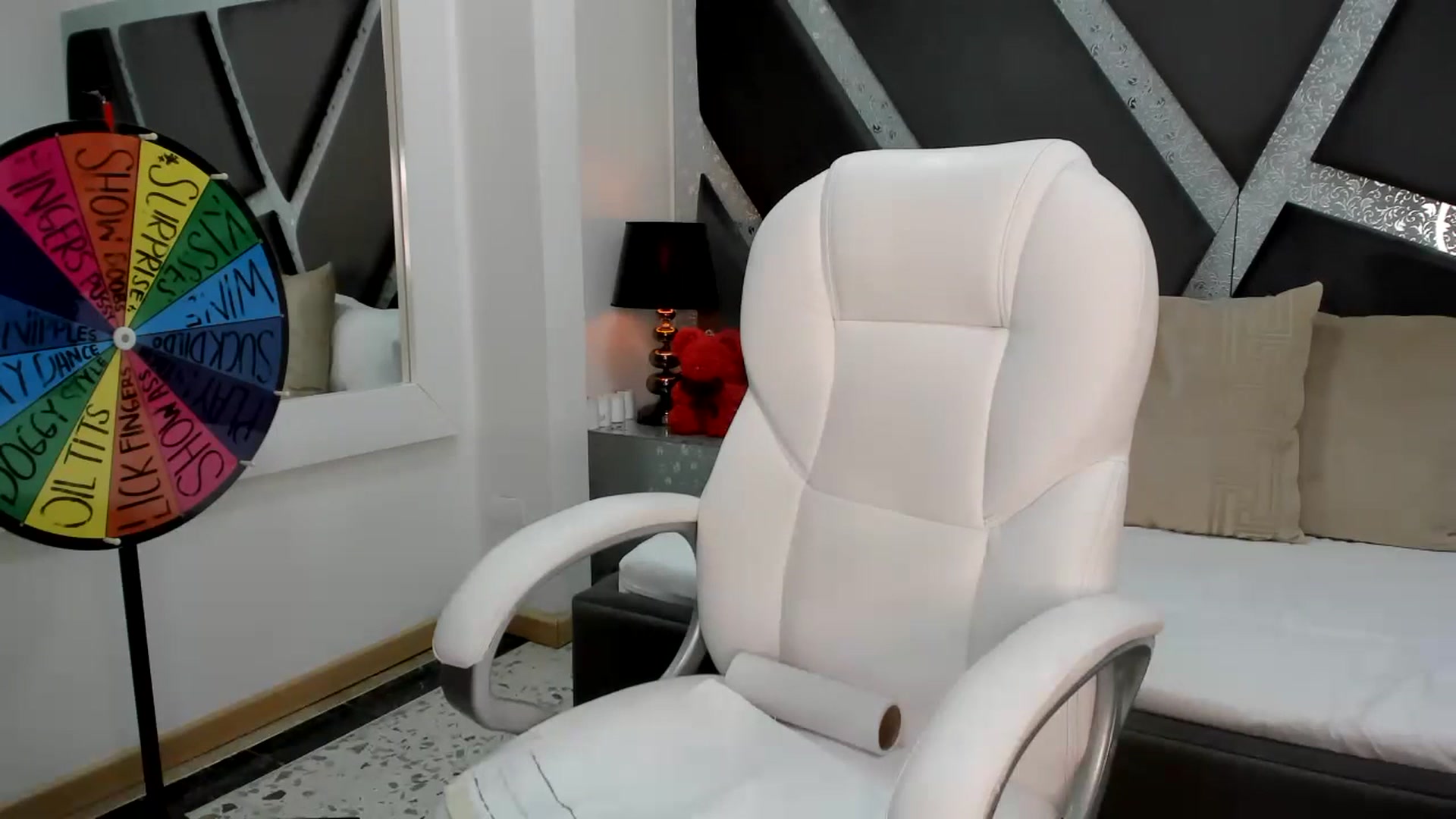 Gallery image thumbnail from BrendaBuiles's myfreecams stream on, 06/29/2023, 24:01 image 3 of 20
