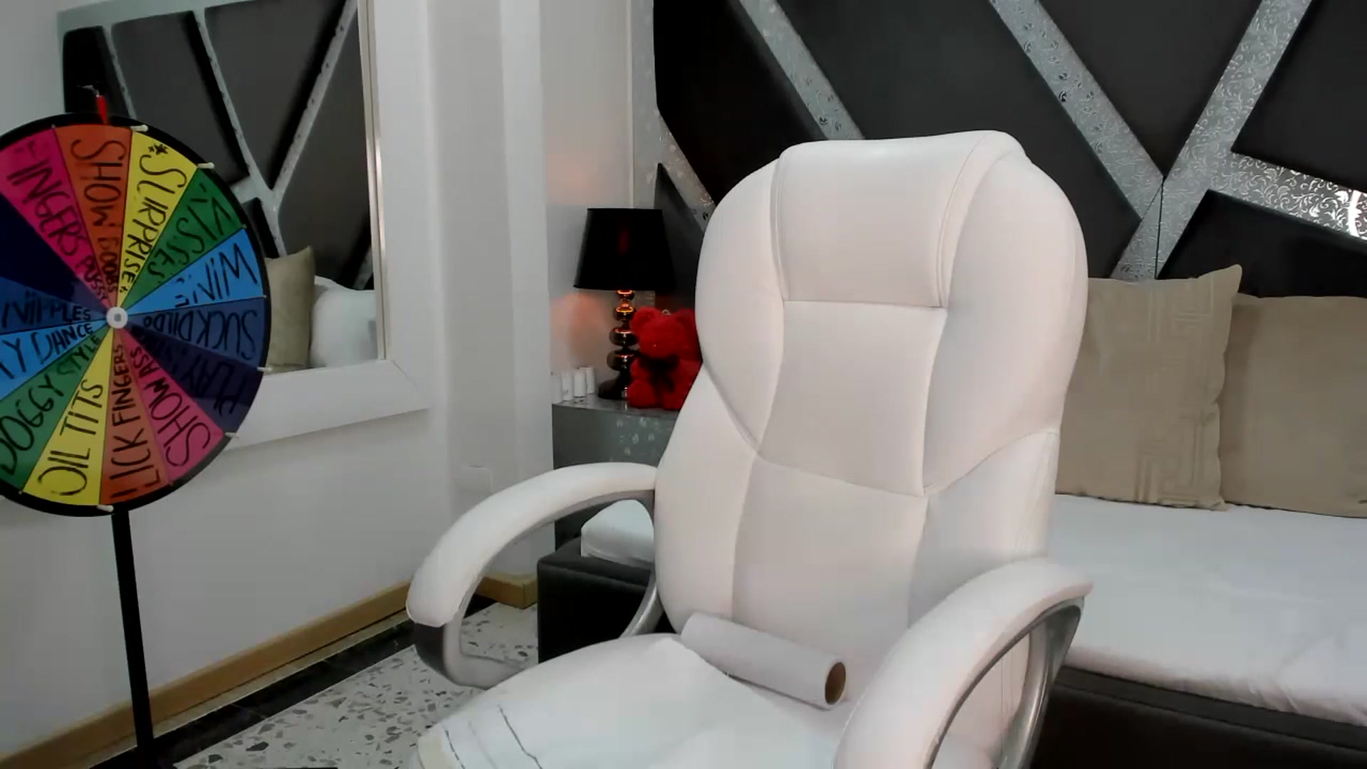 Gallery image thumbnail from BrendaBuiles's myfreecams stream on, 06/29/2023, 24:01 image 4 of 20