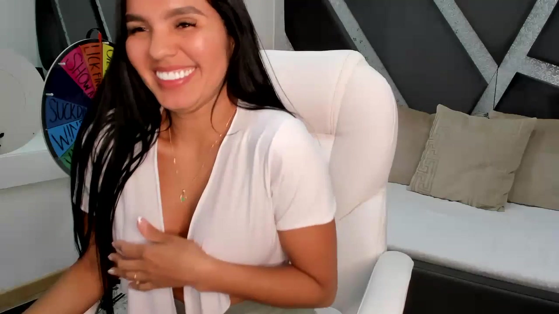Gallery image thumbnail from BrendaBuiles's myfreecams stream on, 06/29/2023, 23:04 image 8 of 20