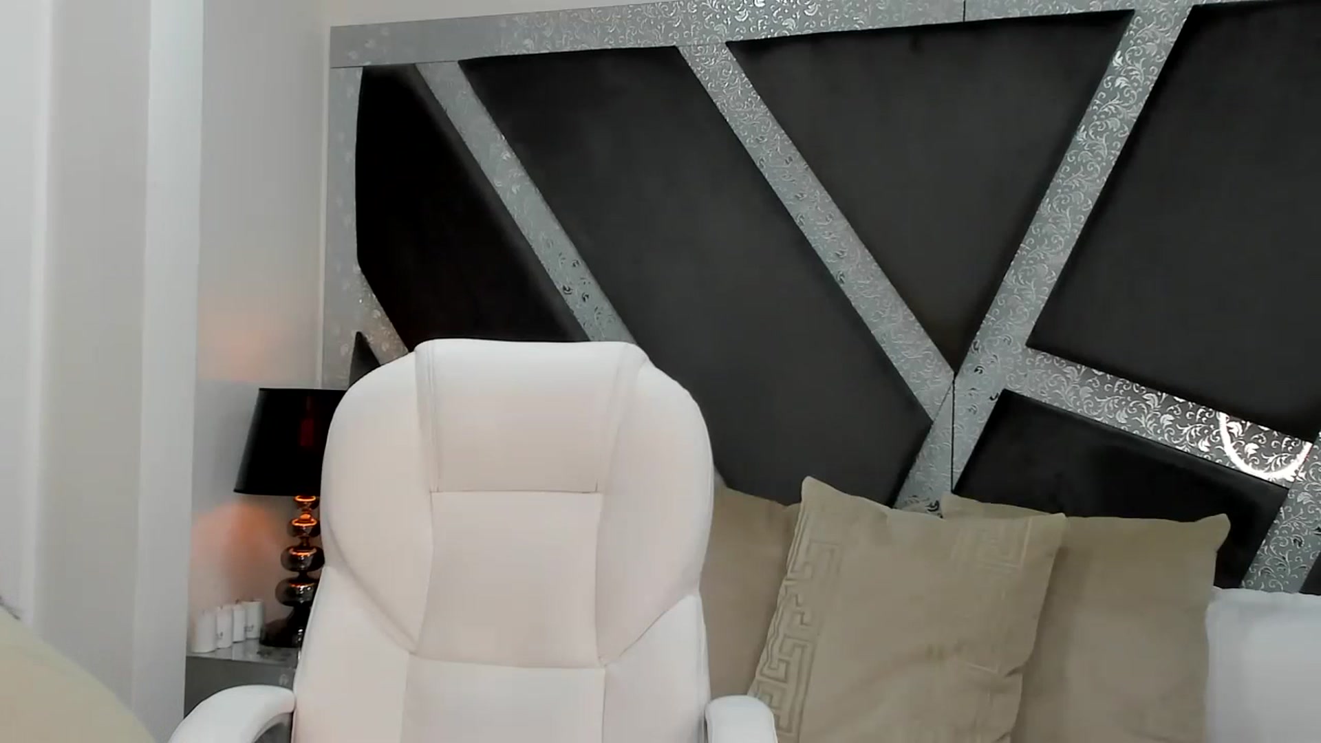 Gallery image thumbnail from BrendaBuiles's myfreecams stream on, 06/29/2023, 23:04 image 6 of 20