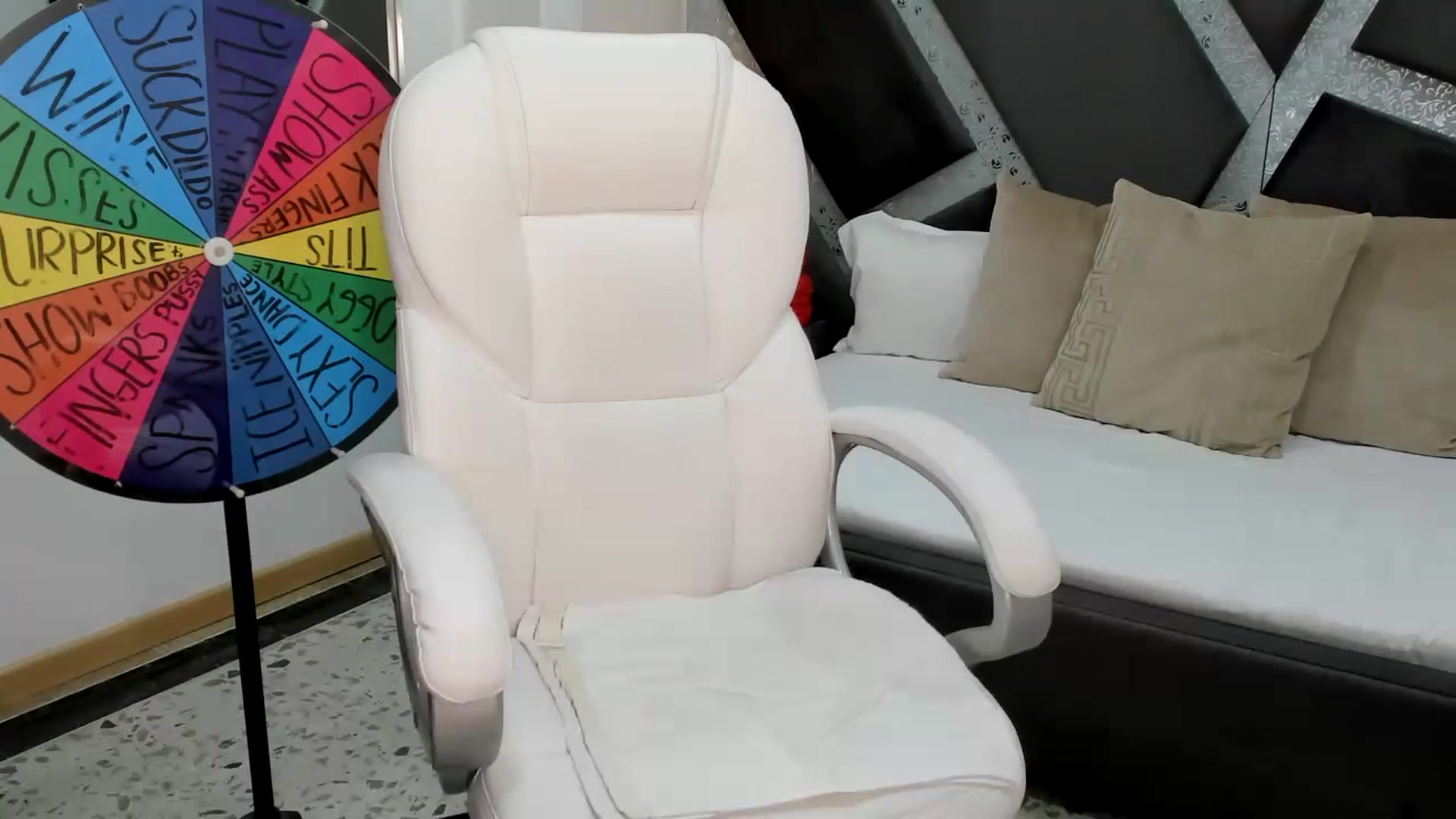 Gallery image thumbnail from BrendaBuiles's myfreecams stream on, 06/29/2023, 23:54 image 2 of 20
