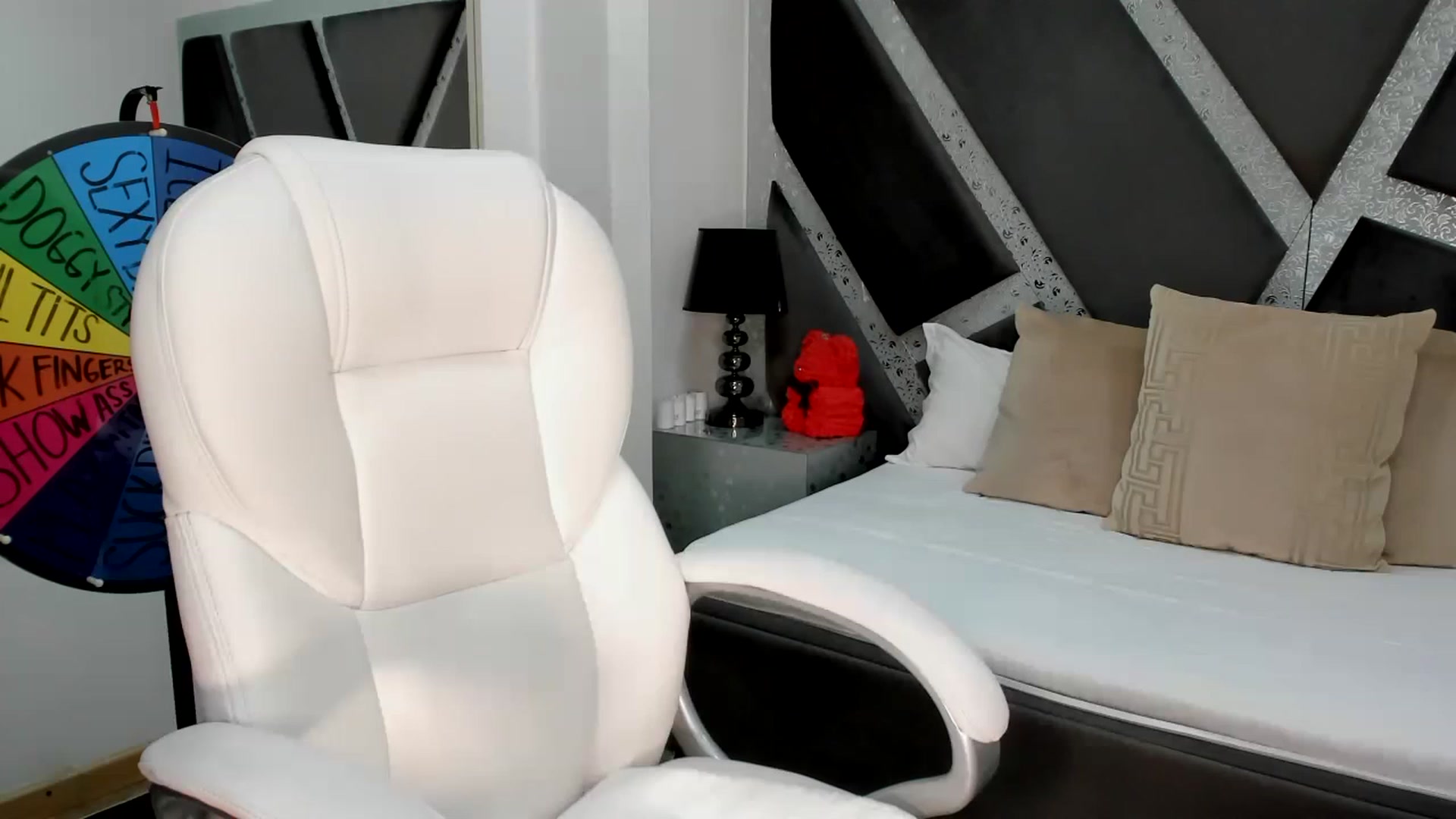 Gallery image thumbnail from BrendaBuiles's myfreecams stream on, 06/30/2023, 21:30 image 2 of 20