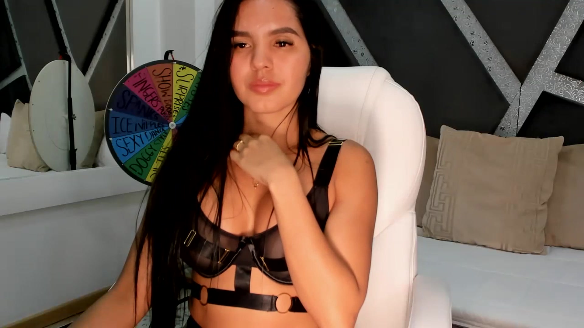 Gallery image thumbnail from BrendaBuiles's myfreecams stream on, 07/11/2023, 01:24 image 5 of 20