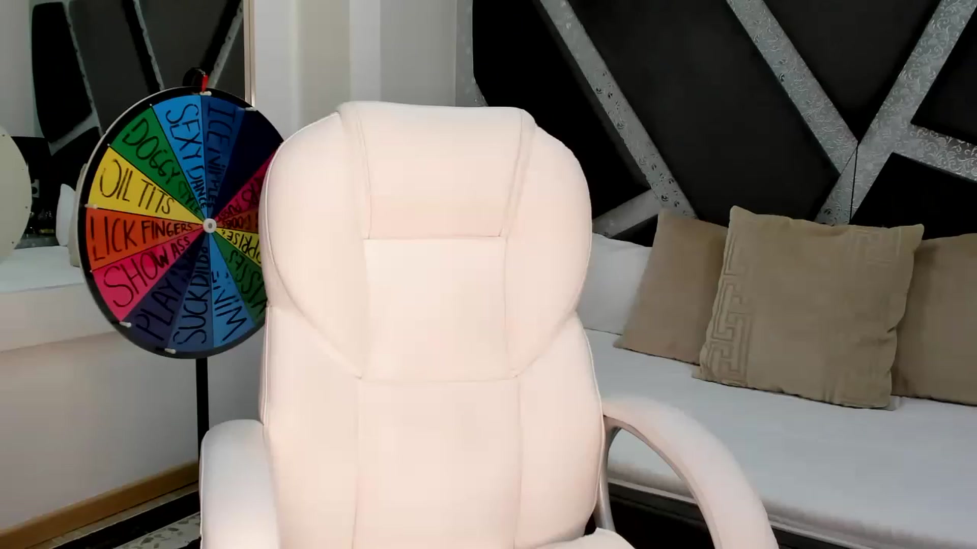 Gallery image thumbnail from BrendaBuiles's myfreecams stream on, 07/12/2023, 01:06 image 5 of 20