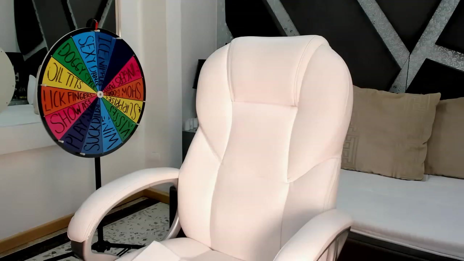 Gallery image thumbnail from BrendaBuiles's myfreecams stream on, 07/12/2023, 01:06 image 15 of 20