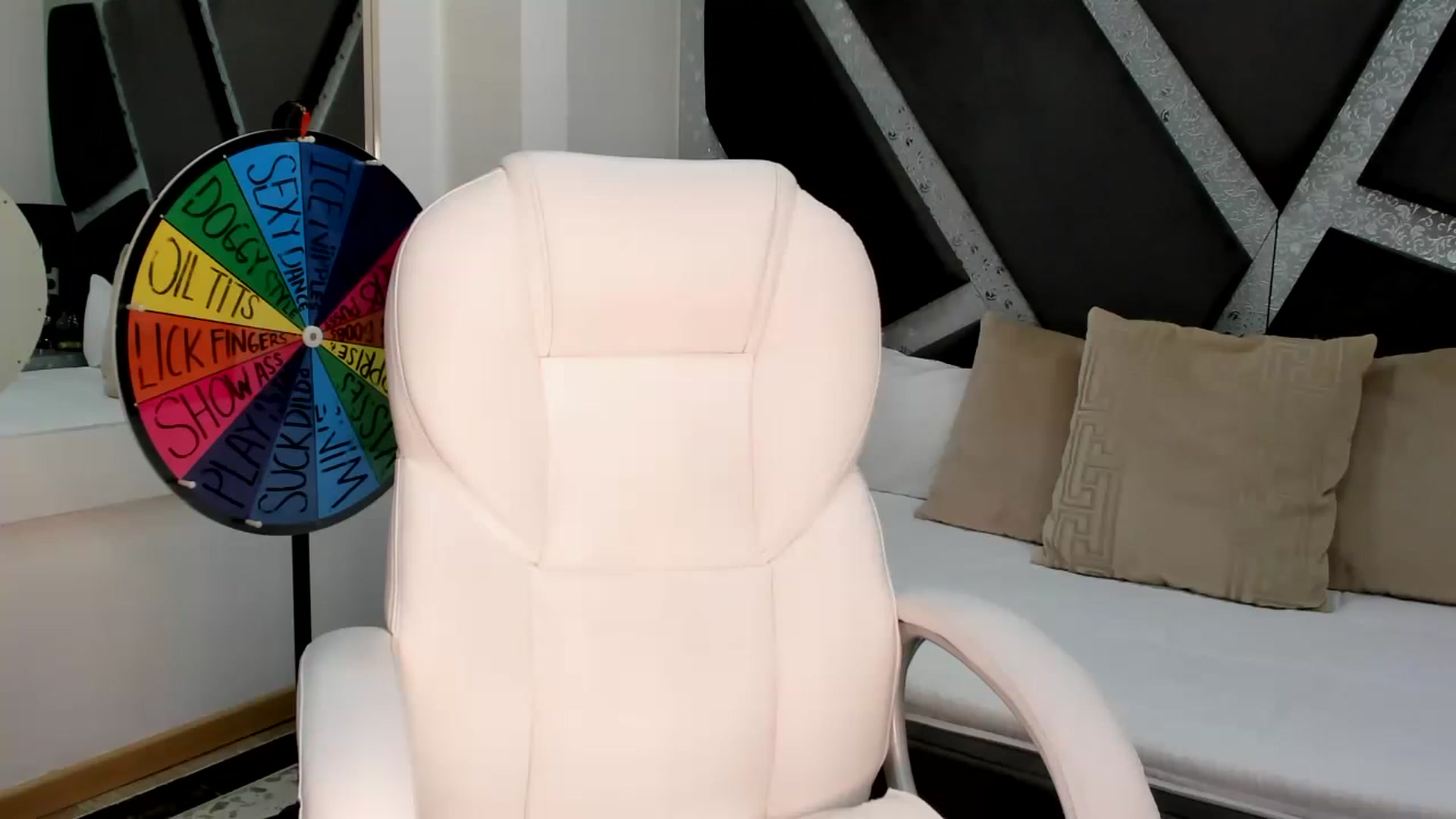 Gallery image thumbnail from BrendaBuiles's myfreecams stream on, 07/12/2023, 01:06 image 4 of 20