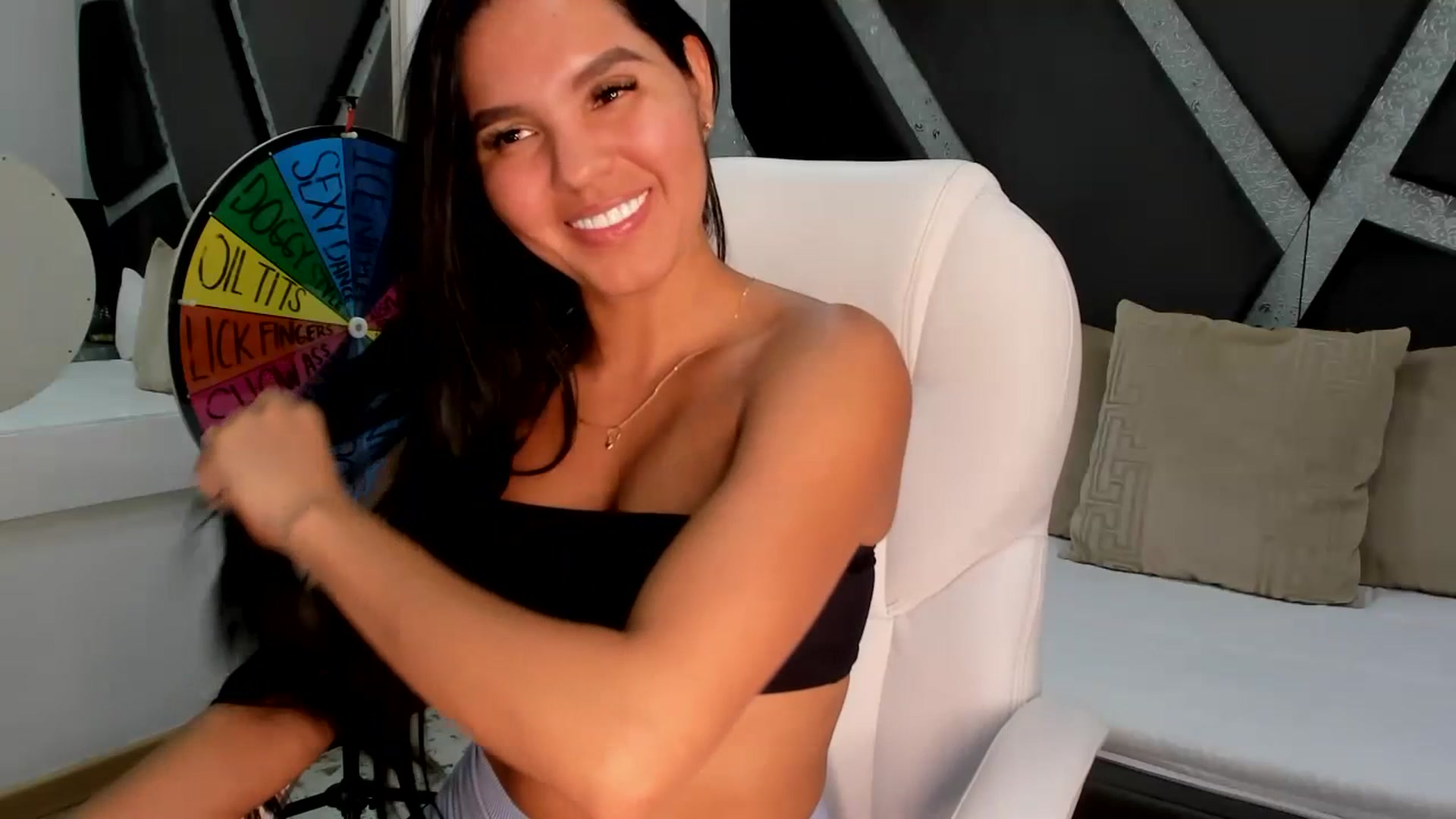 Gallery image thumbnail from BrendaBuiles's myfreecams stream on, 07/12/2023, 03:09 image 4 of 20