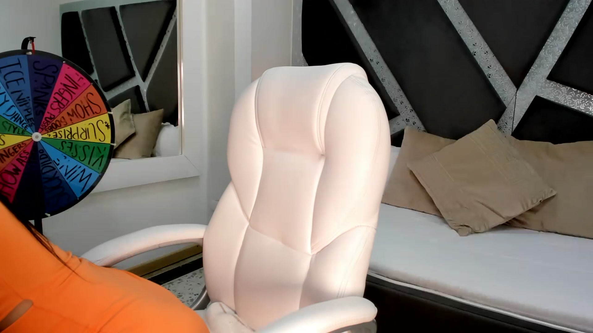 Gallery image thumbnail from BrendaBuiles's myfreecams stream on, 07/13/2023, 16:04 image 2 of 20