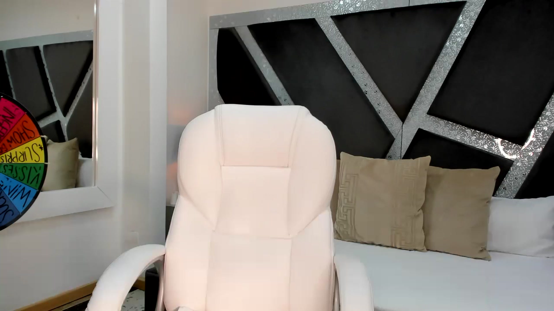 Gallery image thumbnail from BrendaBuiles's myfreecams stream on, 07/15/2023, 01:00 image 6 of 20