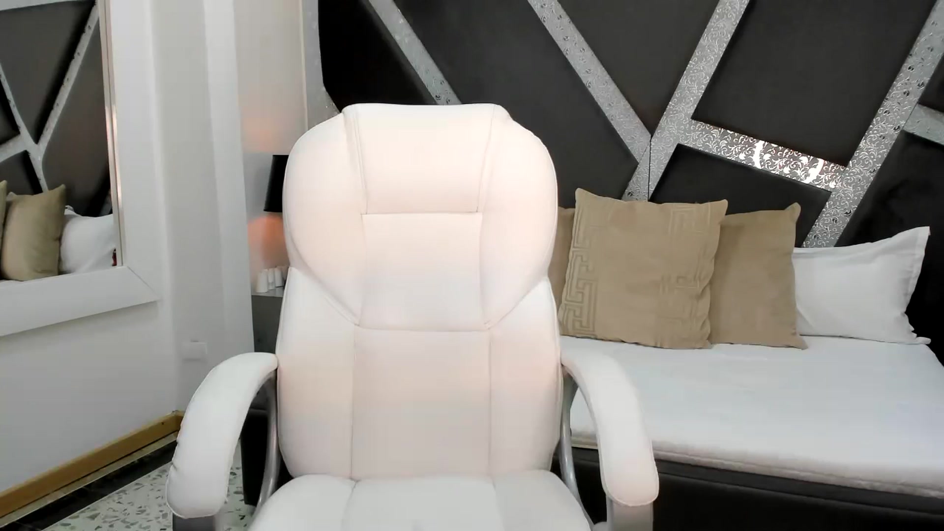 Gallery image thumbnail from BrendaBuiles's myfreecams stream on, 07/20/2023, 24:34 image 10 of 20