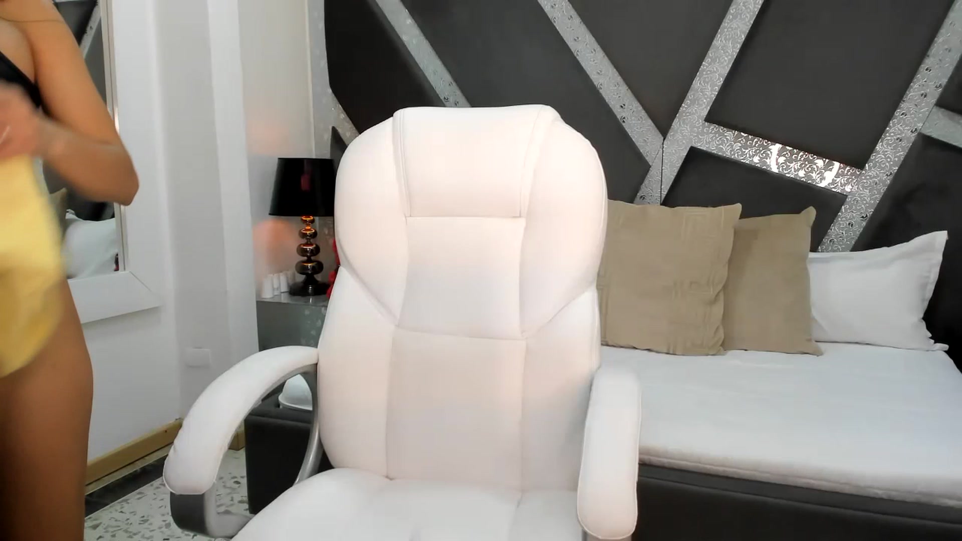 Gallery image thumbnail from BrendaBuiles's myfreecams stream on, 07/20/2023, 24:34 image 14 of 20