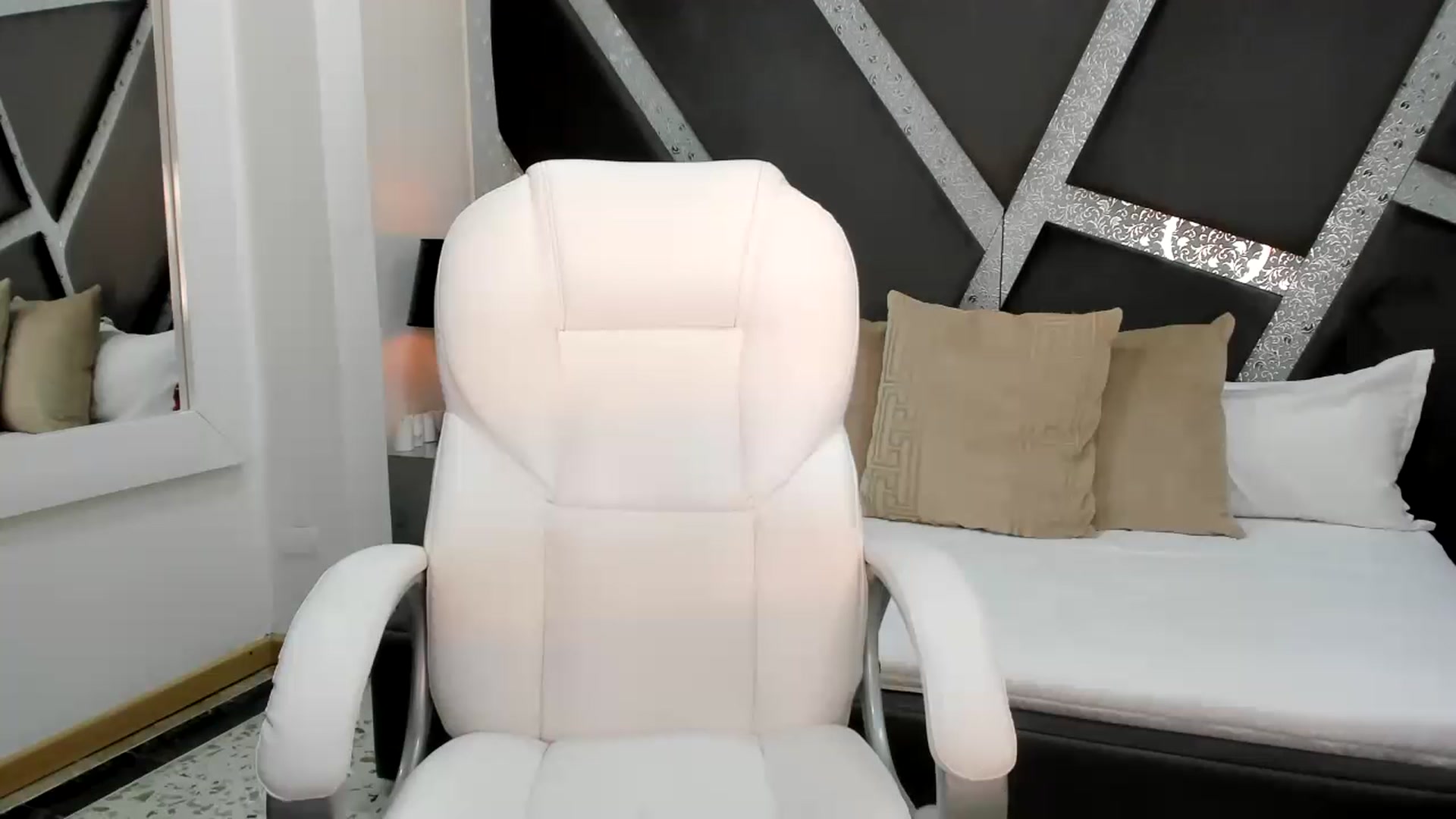 Gallery image thumbnail from BrendaBuiles's myfreecams stream on, 07/20/2023, 24:34 image 8 of 20