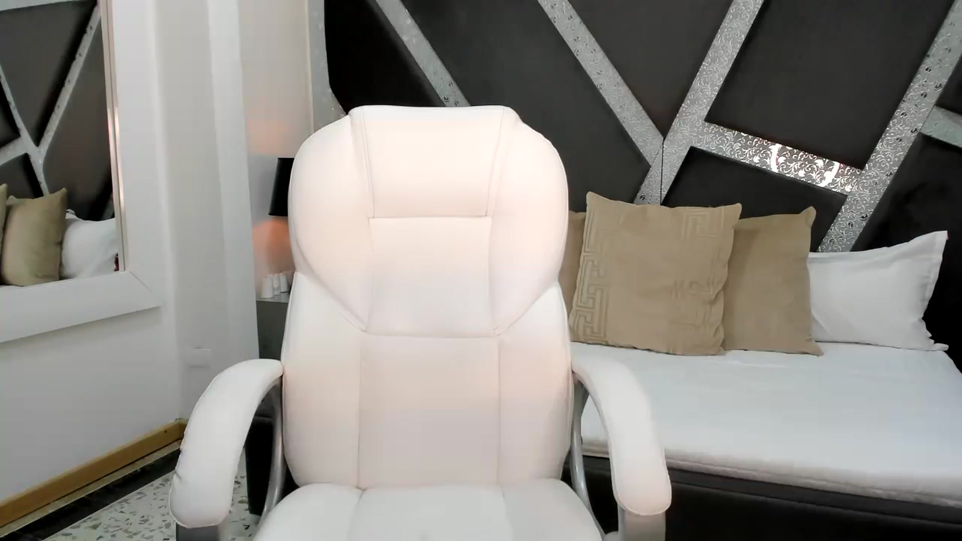 Gallery image thumbnail from BrendaBuiles's myfreecams stream on, 07/20/2023, 24:34 image 13 of 20