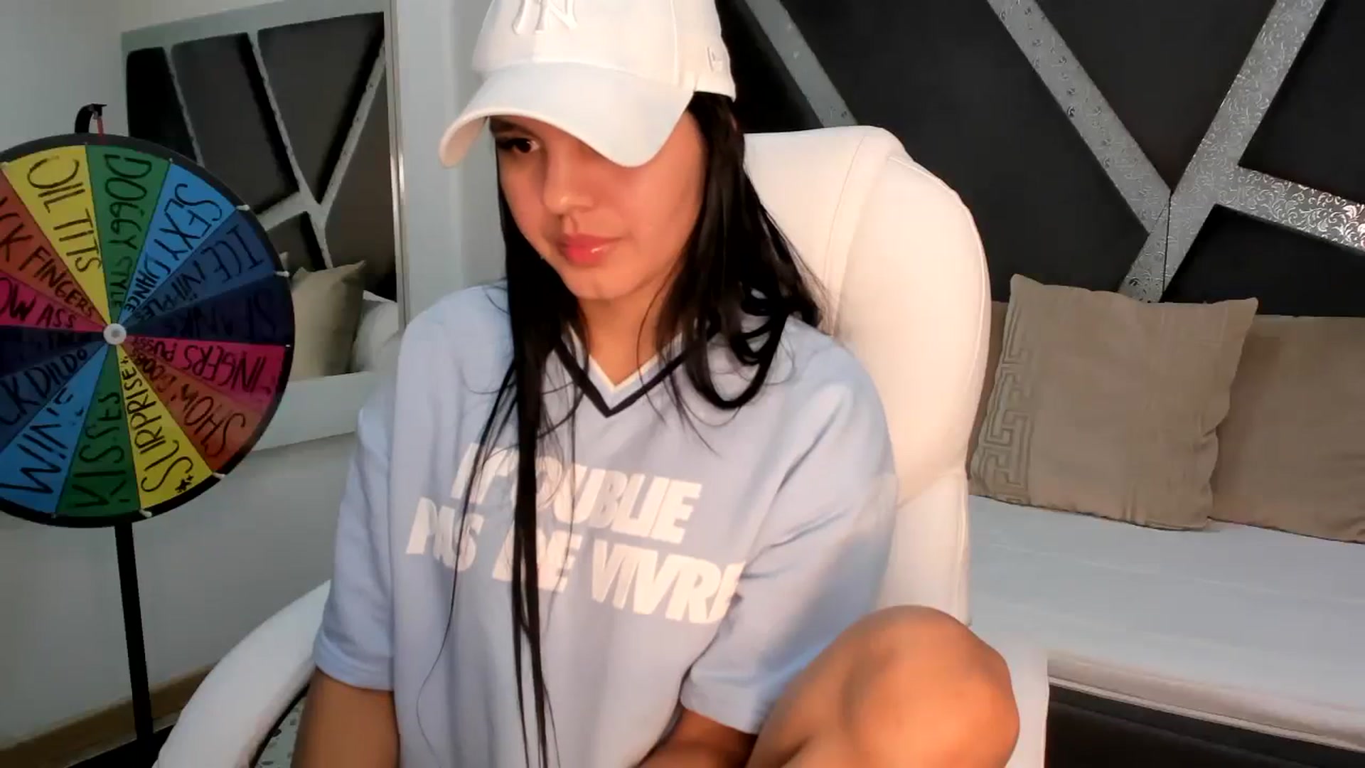 Gallery image thumbnail from BrendaBuiles's myfreecams stream on, 07/25/2023, 02:00 image 6 of 20