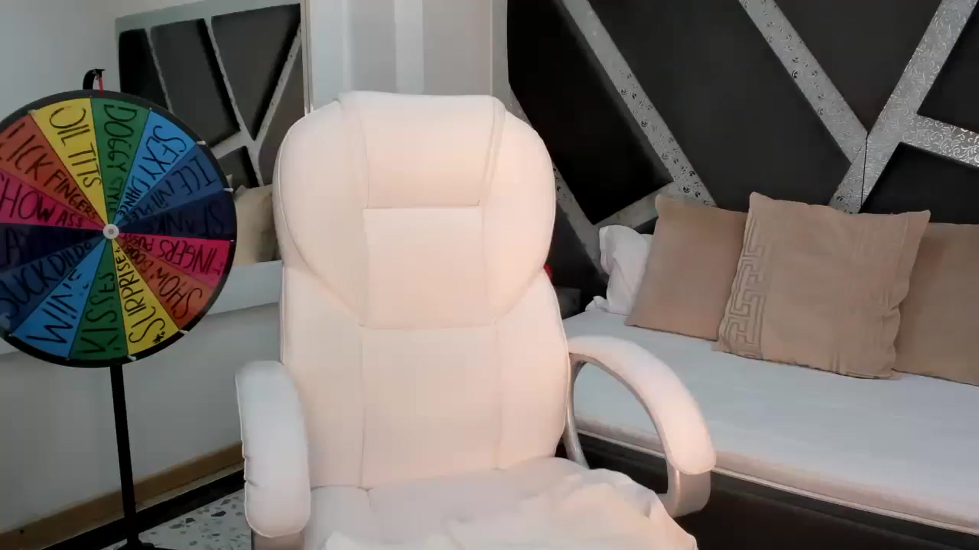 Gallery image thumbnail from BrendaBuiles's myfreecams stream on, 07/25/2023, 03:50 image 15 of 20