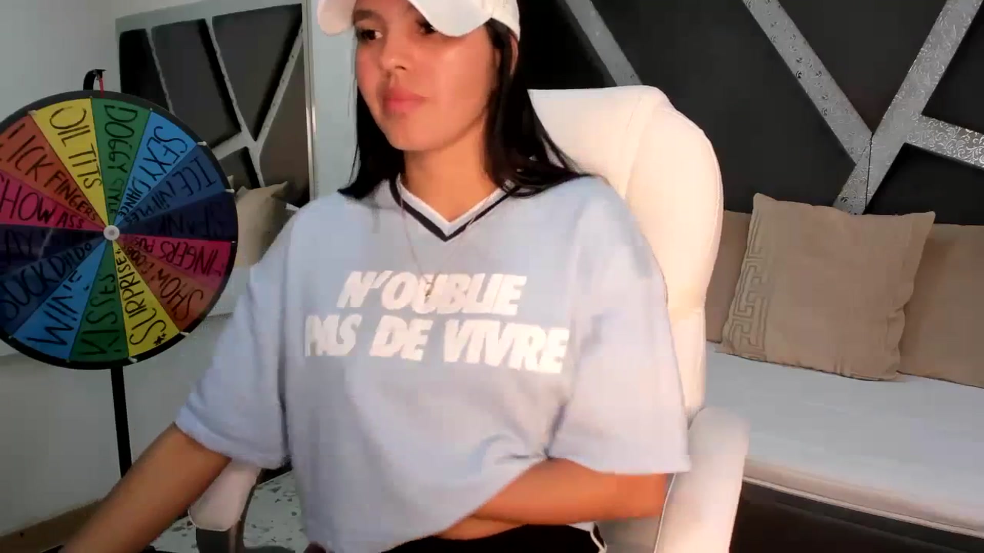 Gallery image thumbnail from BrendaBuiles's myfreecams stream on, 07/25/2023, 03:50 image 18 of 20