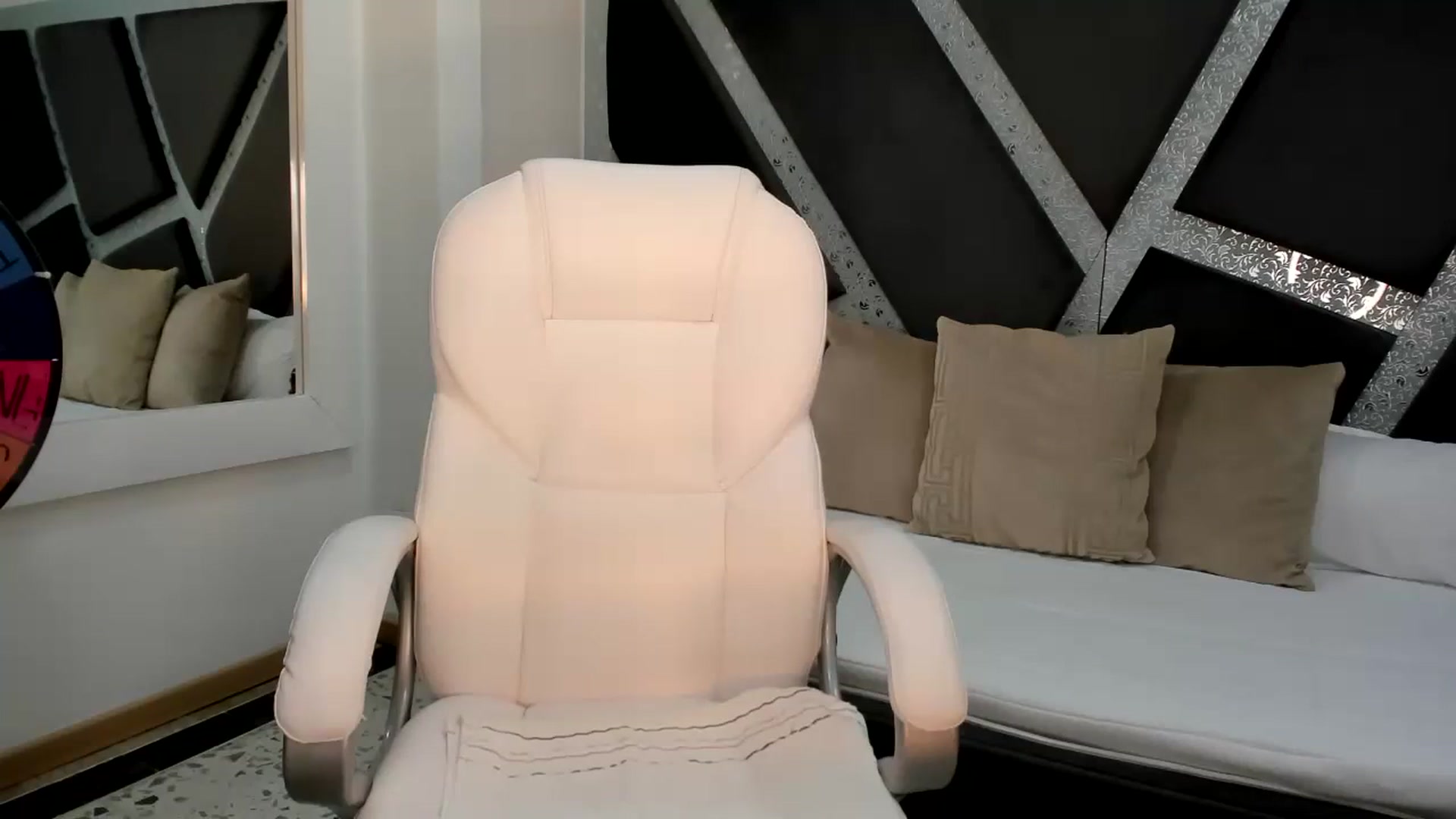Gallery image thumbnail from BrendaBuiles's myfreecams stream on, 07/26/2023, 01:42 image 17 of 20