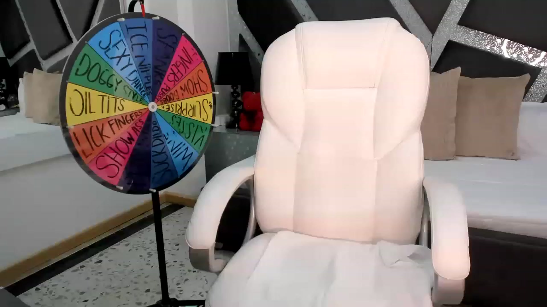 Gallery image thumbnail from BrendaBuiles's myfreecams stream on, 08/08/2023, 23:56 image 1 of 20