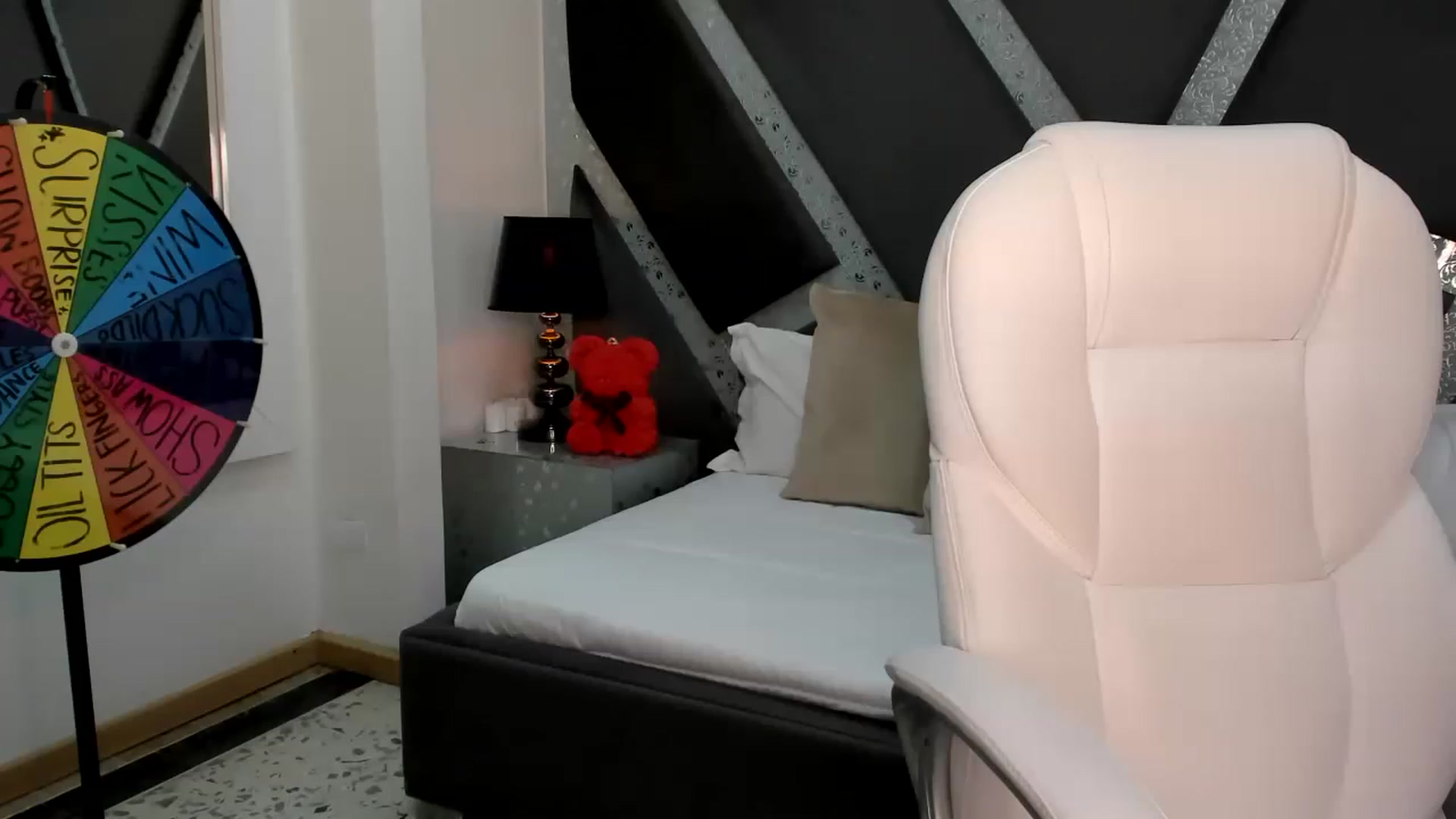 Gallery image thumbnail from BrendaBuiles's myfreecams stream on, 08/11/2023, 01:03 image 10 of 20