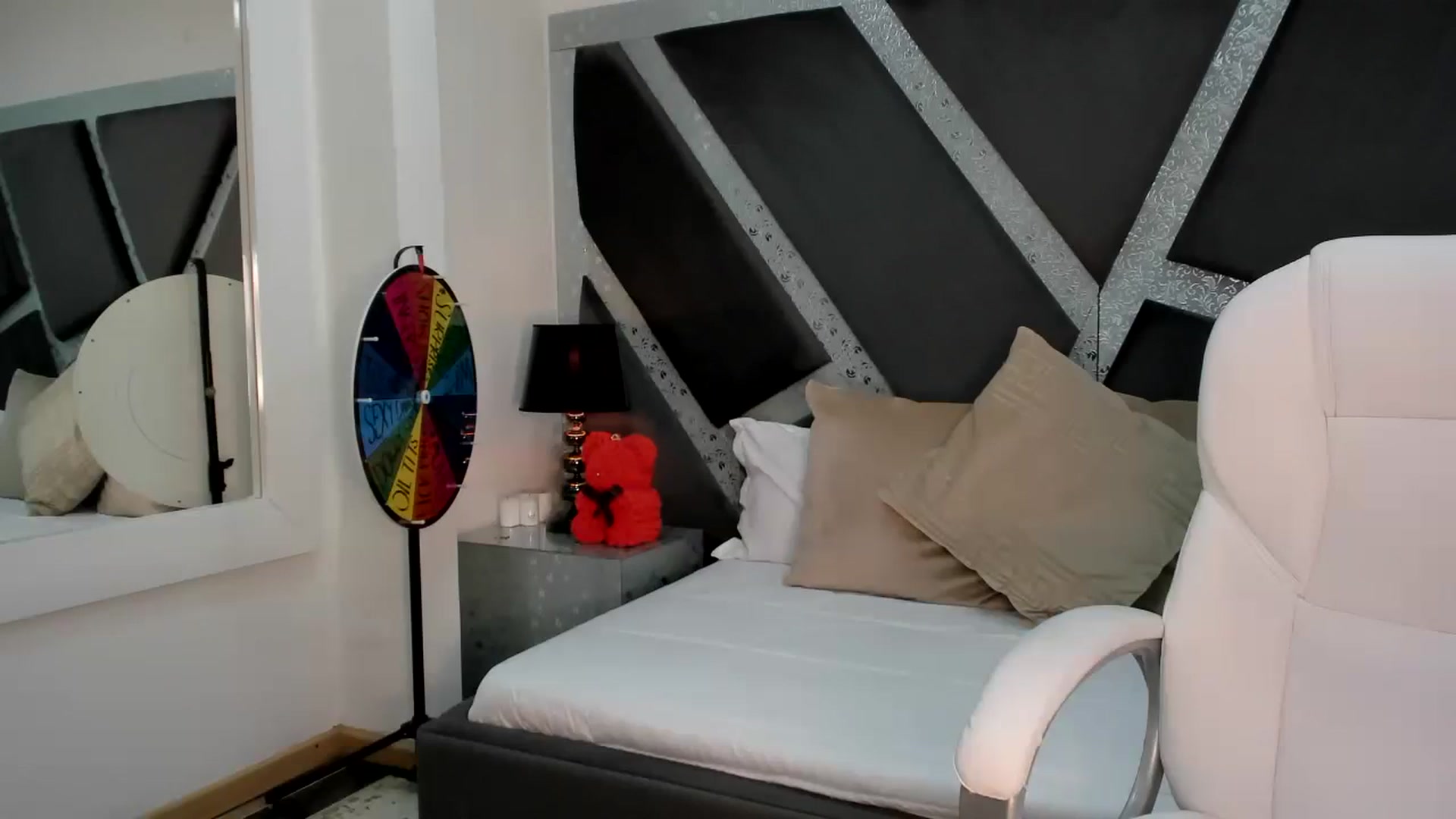 Gallery image thumbnail from BrendaBuiles's myfreecams stream on, 08/15/2023, 24:01 image 11 of 20