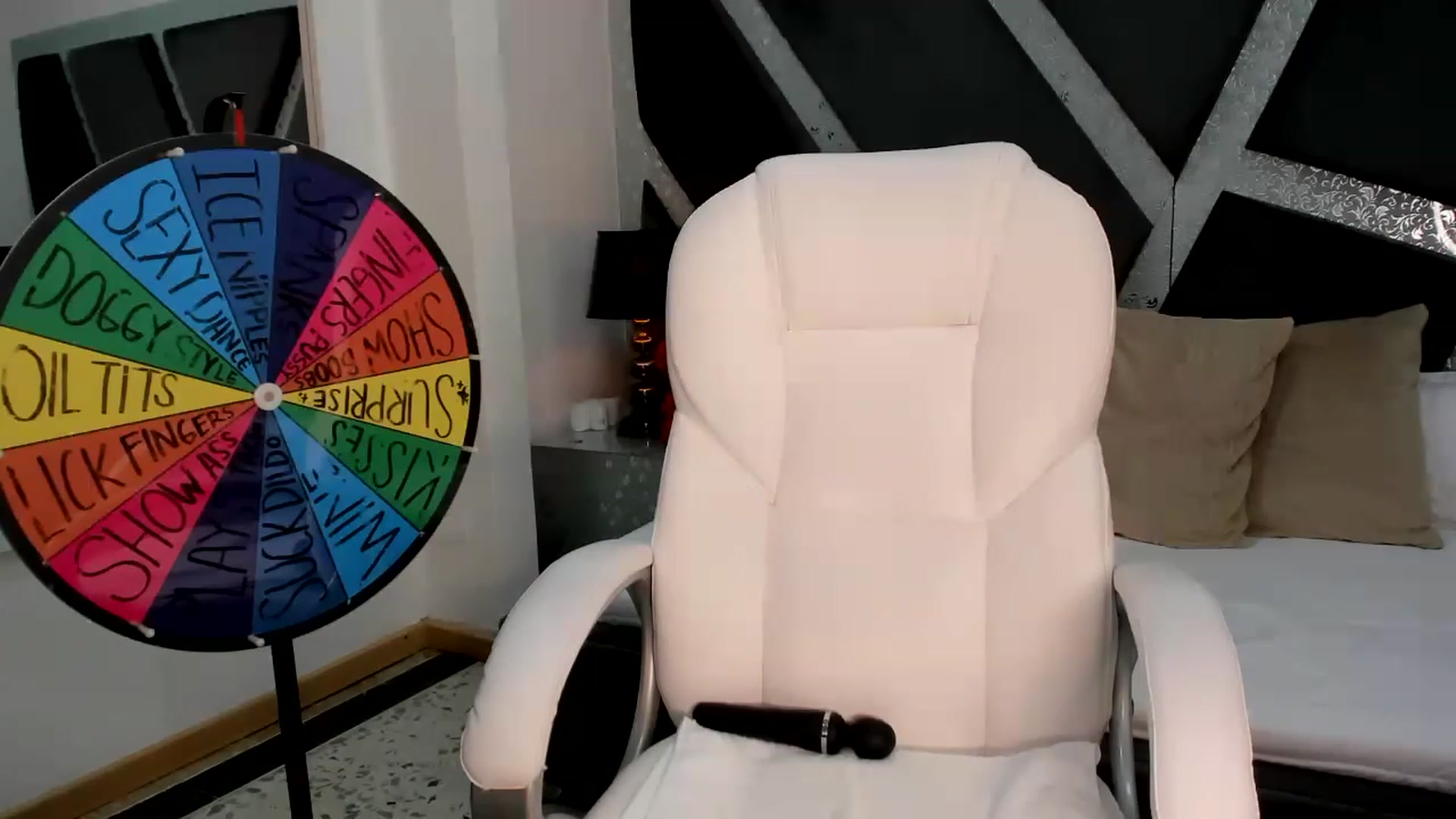 Gallery image thumbnail from BrendaBuiles's myfreecams stream on, 08/17/2023, 23:15 image 14 of 20